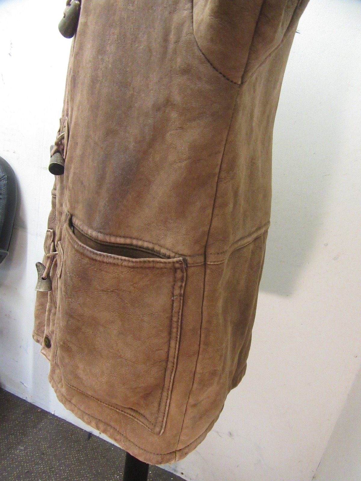 VINTAGE MORLANDS SHEEPSKIN LEATHER DUFFLE BANE JACKET SIZE 40 OR M