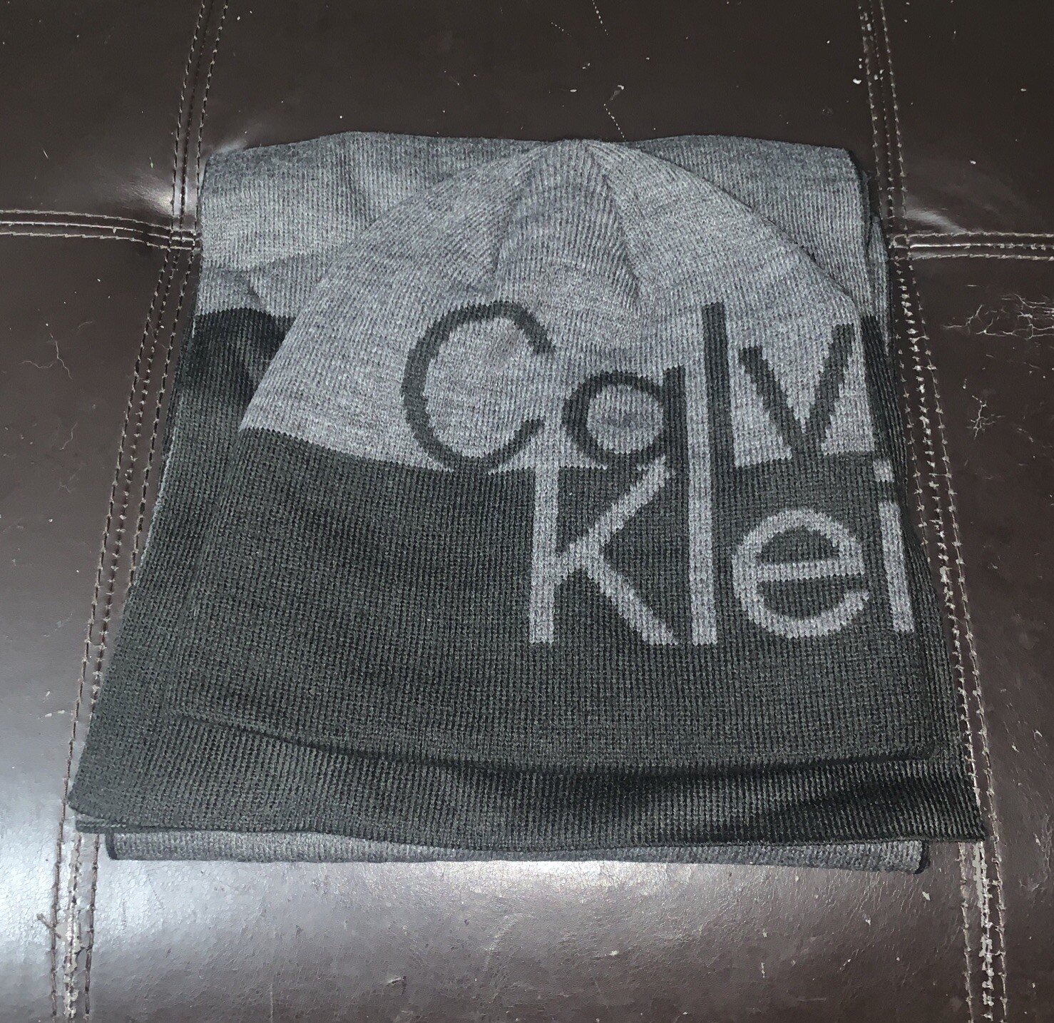 NWOT Calvin Klein Hat and Scarf One Size Fits Most Black/Gray D7