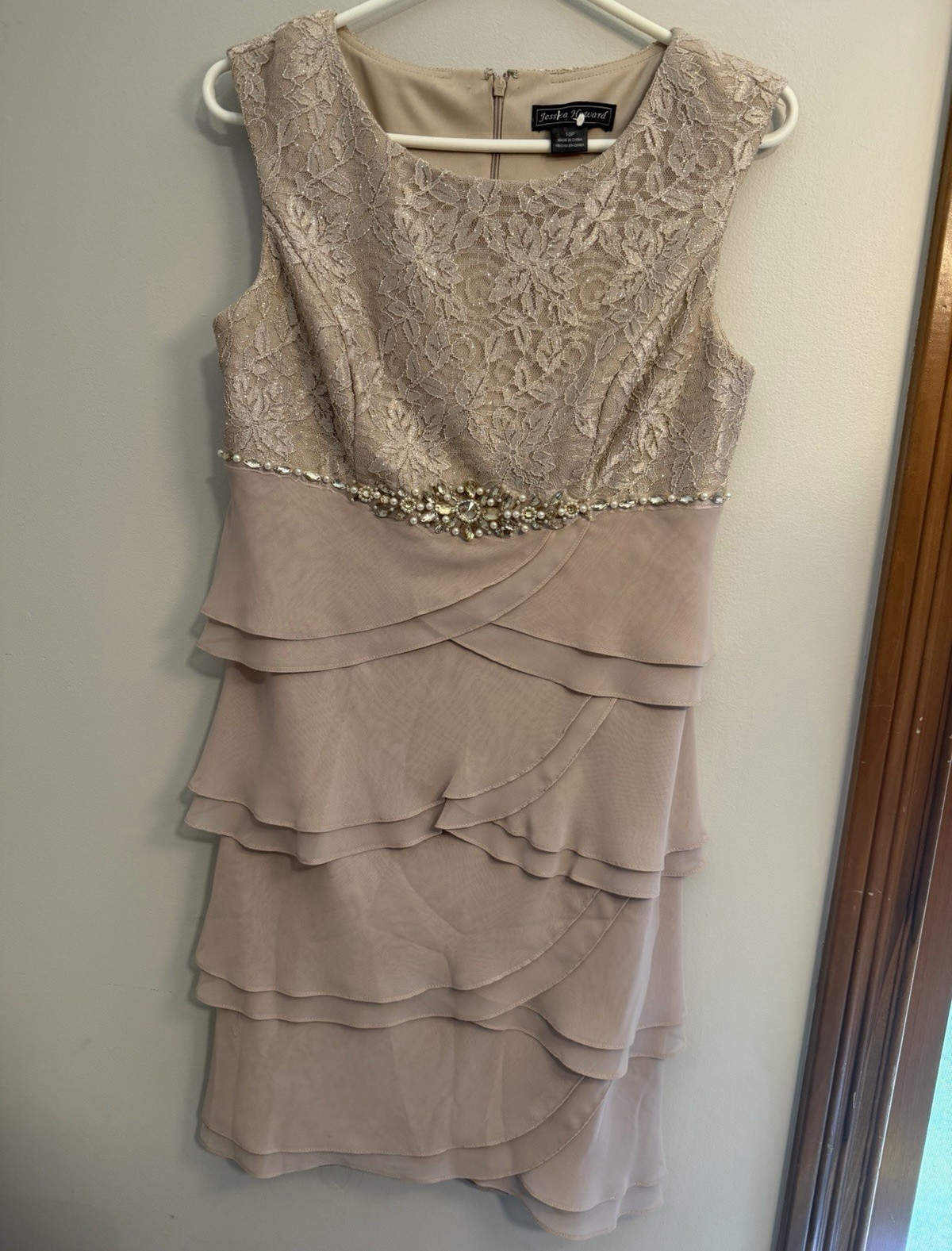 Jessica Howard Beige Lace Beaded Waist Sleeveless Cocktail Dress Petite 10P