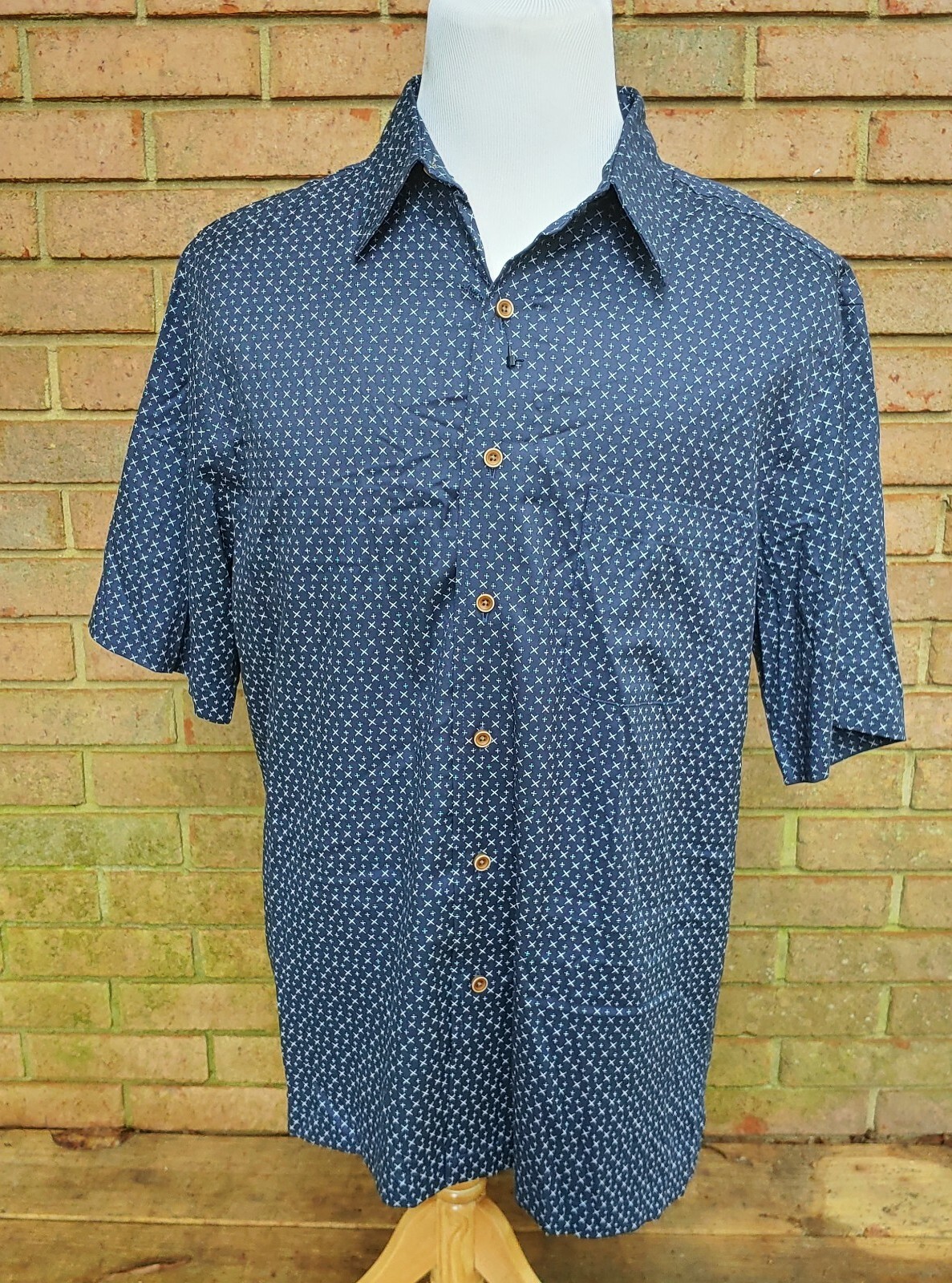 Roundtree & Yorke Button Down Shirt Mens Sz L Dark Blue White Print