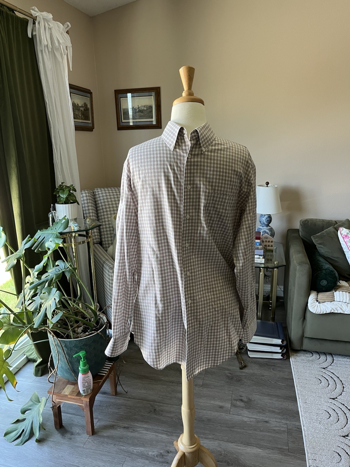 Jos a Banks Reserve mens Collared Dress Shirt 16 1/2 34 100% Egyptian Cotton