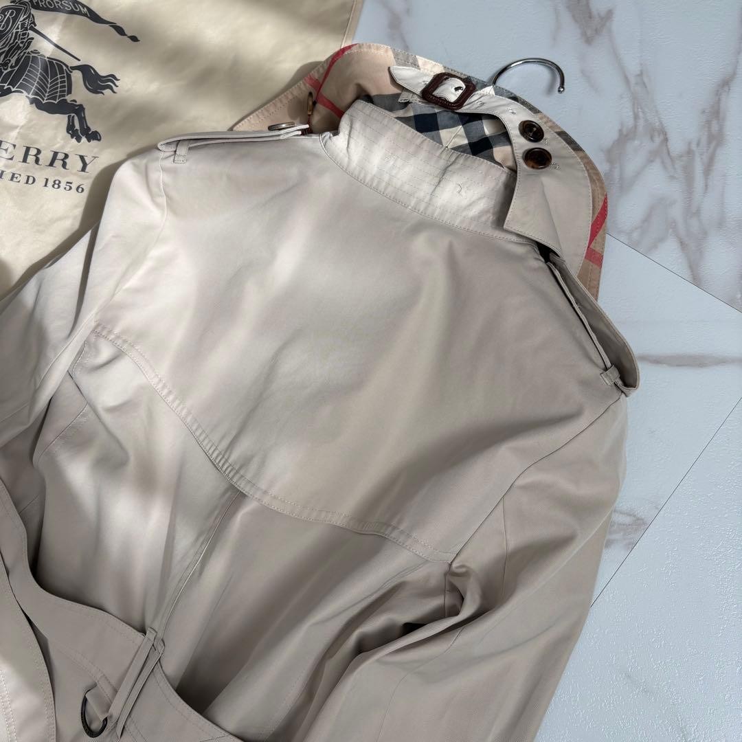 Excellent condition Burberry London Liner Belted Trench Coat White Beige