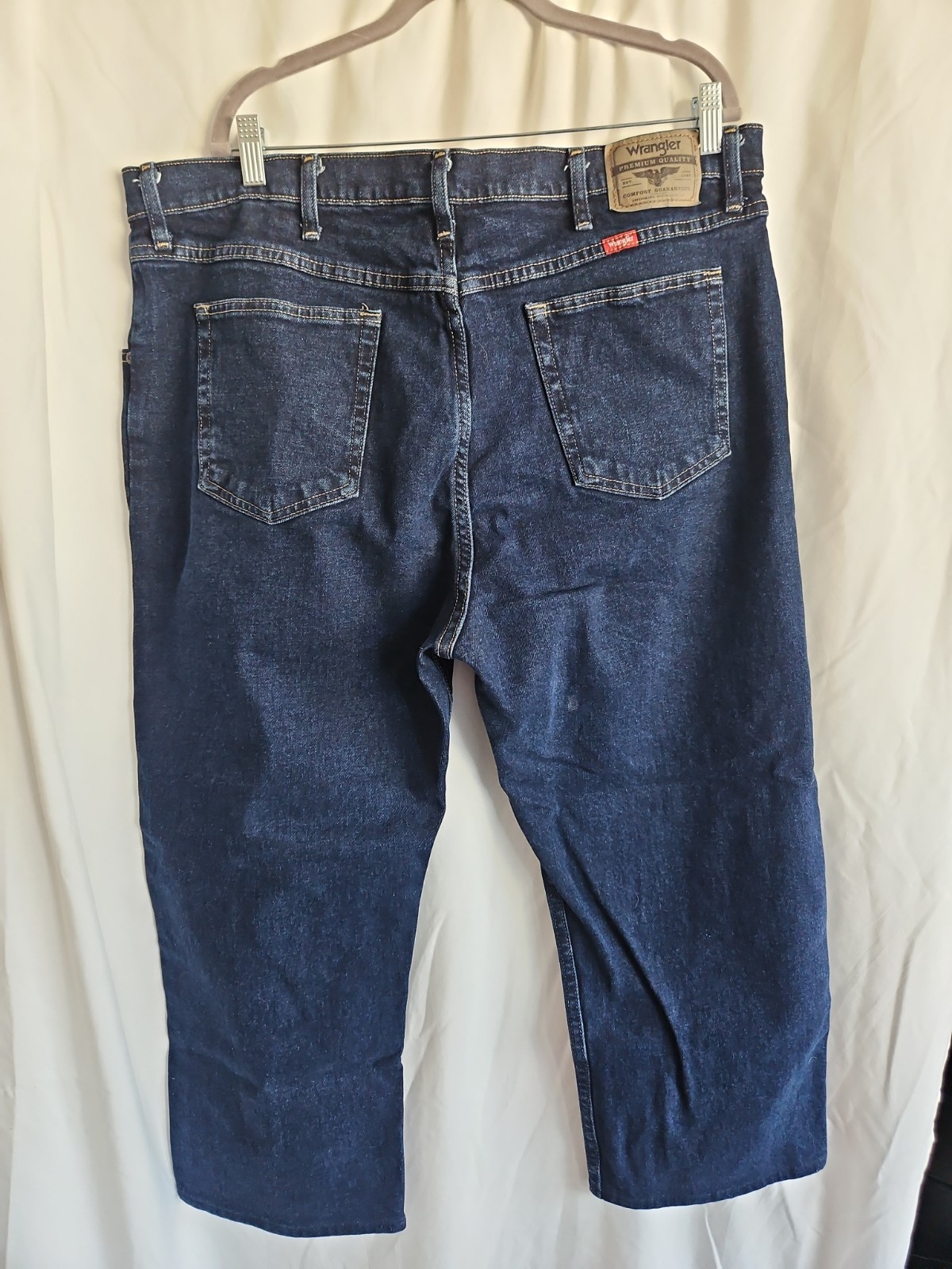 Wrangler Premium Quality Men’s Jeans 40×32 Dark Wash Relaxed Fit Comfort