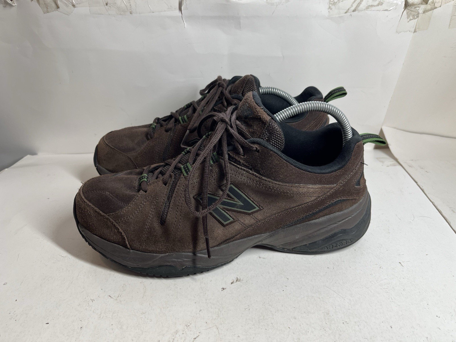 New Balance 608v4 Shoes Mens 13 4E Brown Walking Comfort Sneakers MX608v4O Wide