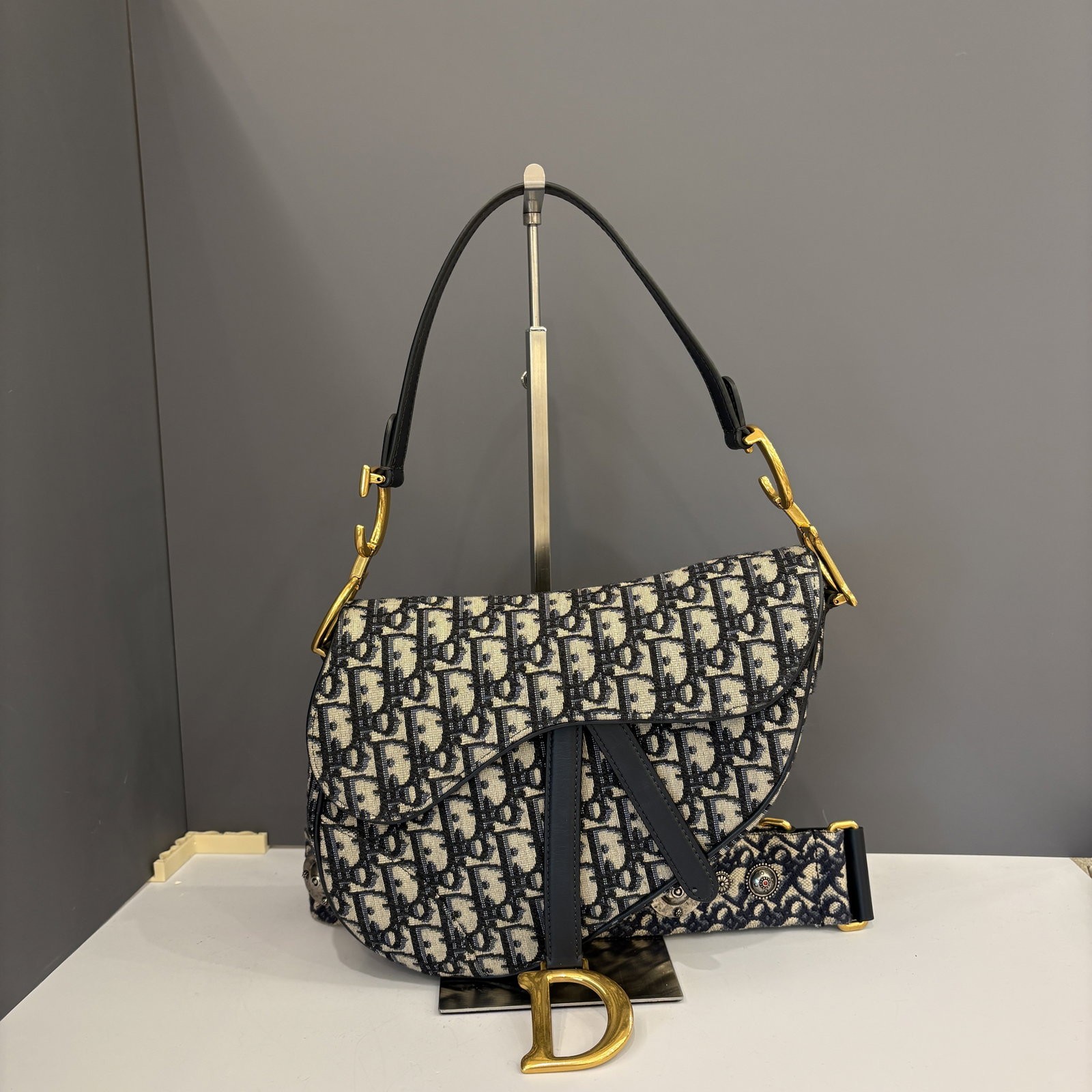 Dior Medium Saddle Bag Beige Navy Oblique (zh052626a3)