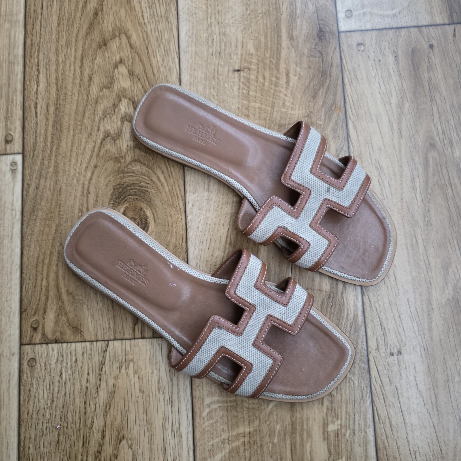 HERMES ORAN LEATHER FLAT SANDALS SLIDES SIZE 39 EU, 8.5 US, 6 UK