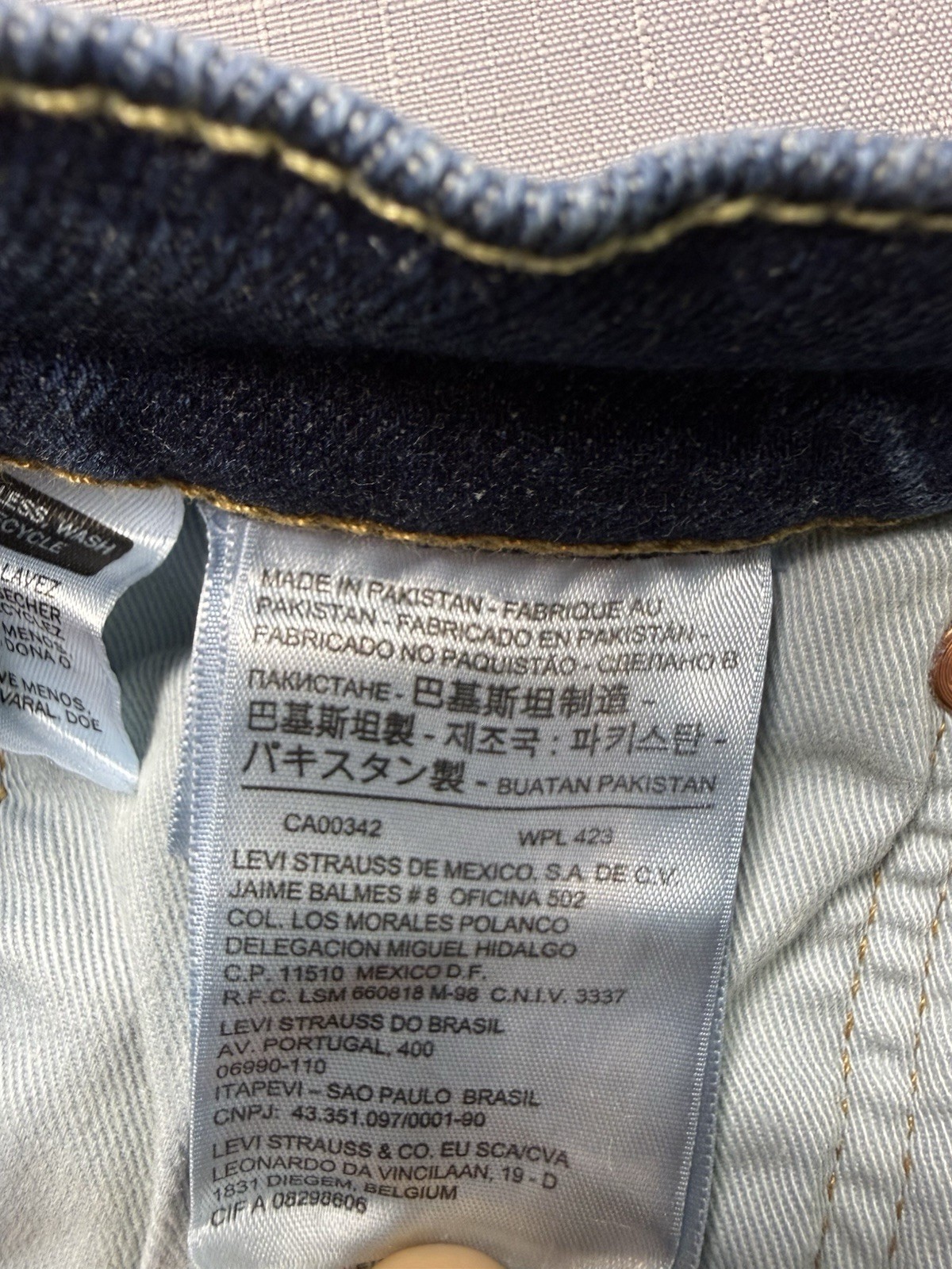 Levi’s 505 Men’s Jeans W31 L34 Medium Wash Regular Fit Straight Leg Blue Denim