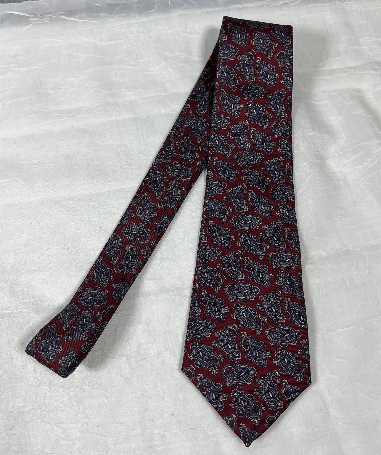 Christian Dior Men’s Tie Burgundy Paisley 57-60″ Silk Classic