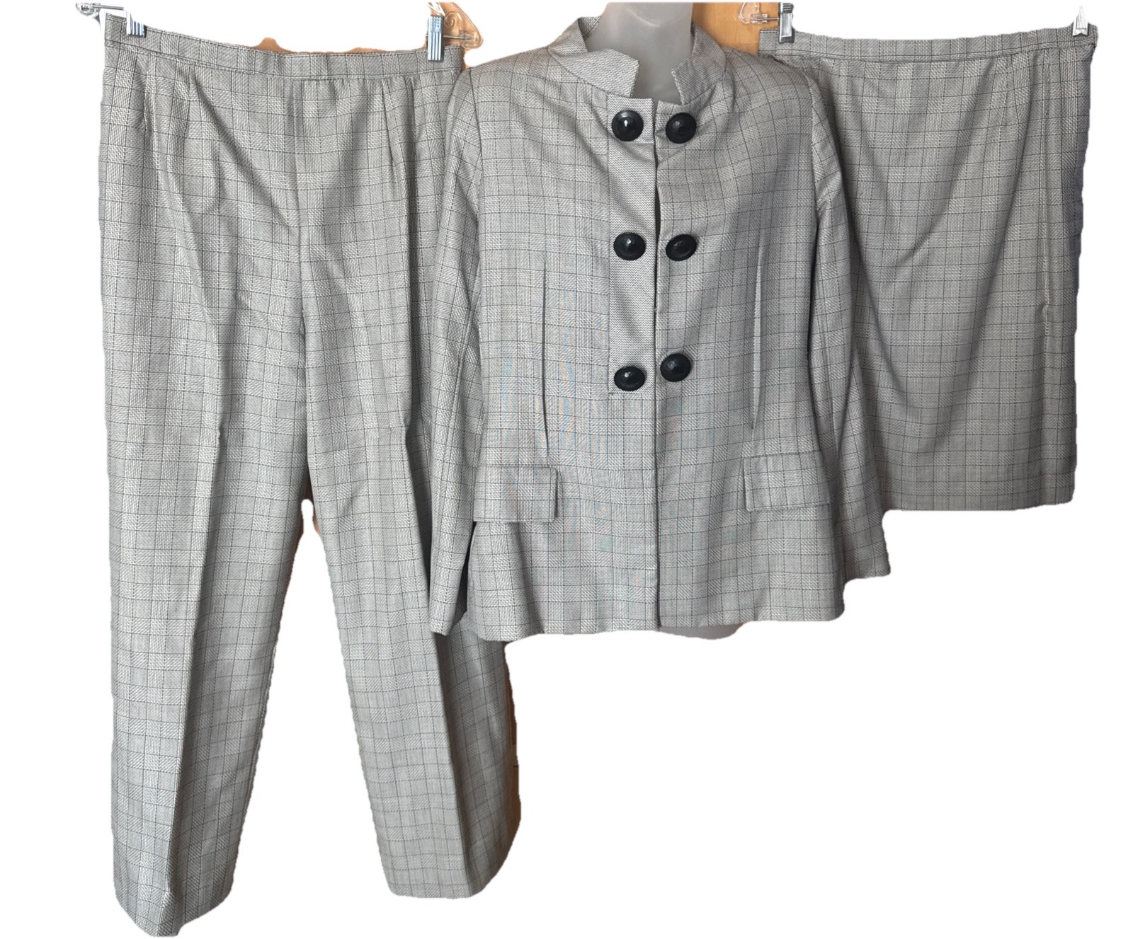 Vintage Bill Blass Made In USA 3 Piece Woman’s Suit Size 8 🔥w/jeans Too😊