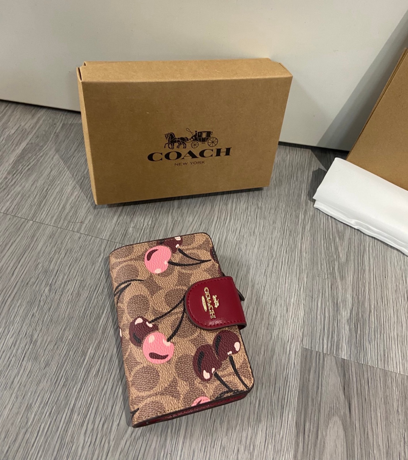 Coach Med Corner Zip Wallet Clutch CZ342 Brown Signature Canvas Cherry Print!!