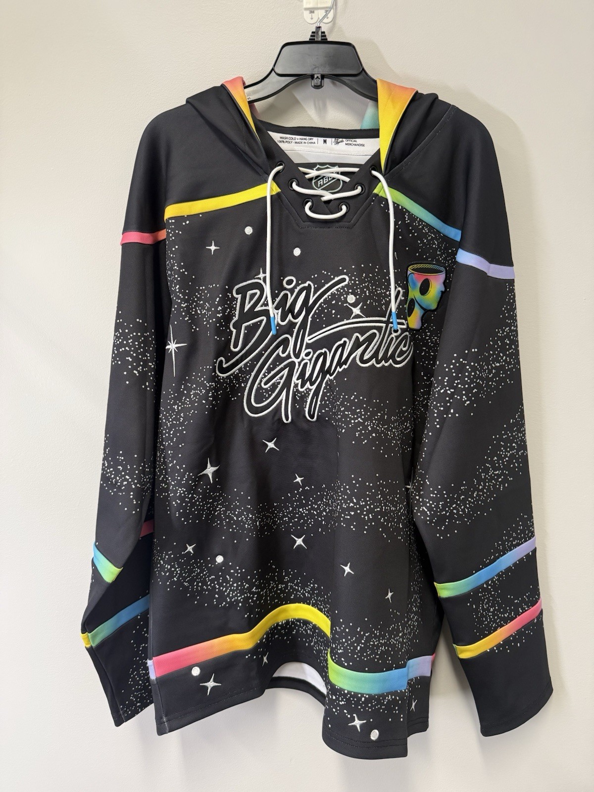 Big Gigantic Technicolor Travel Hooded Hockey Jersey Shirt MEDIUM – New No Tags!