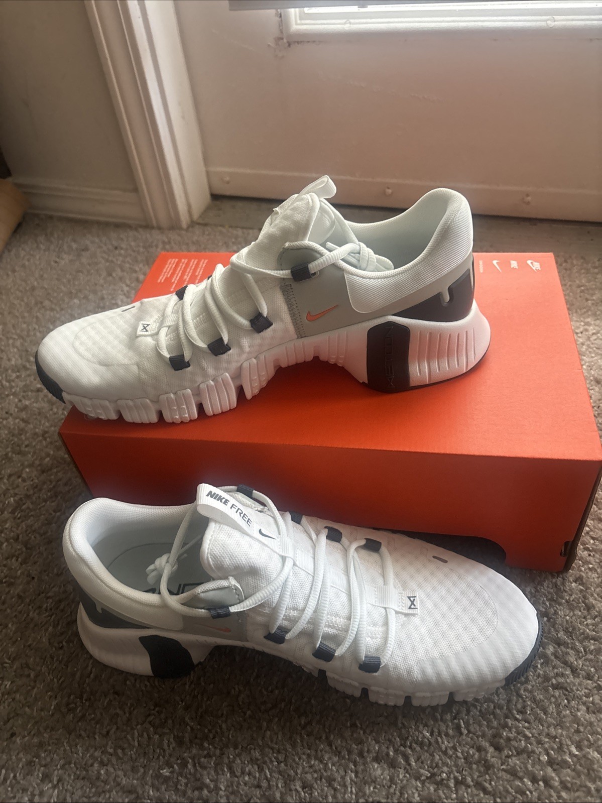 NEW Nike Free Metcon 5 Summit White/Bright Mandarin NBY DV3949-101 Mens Size 12