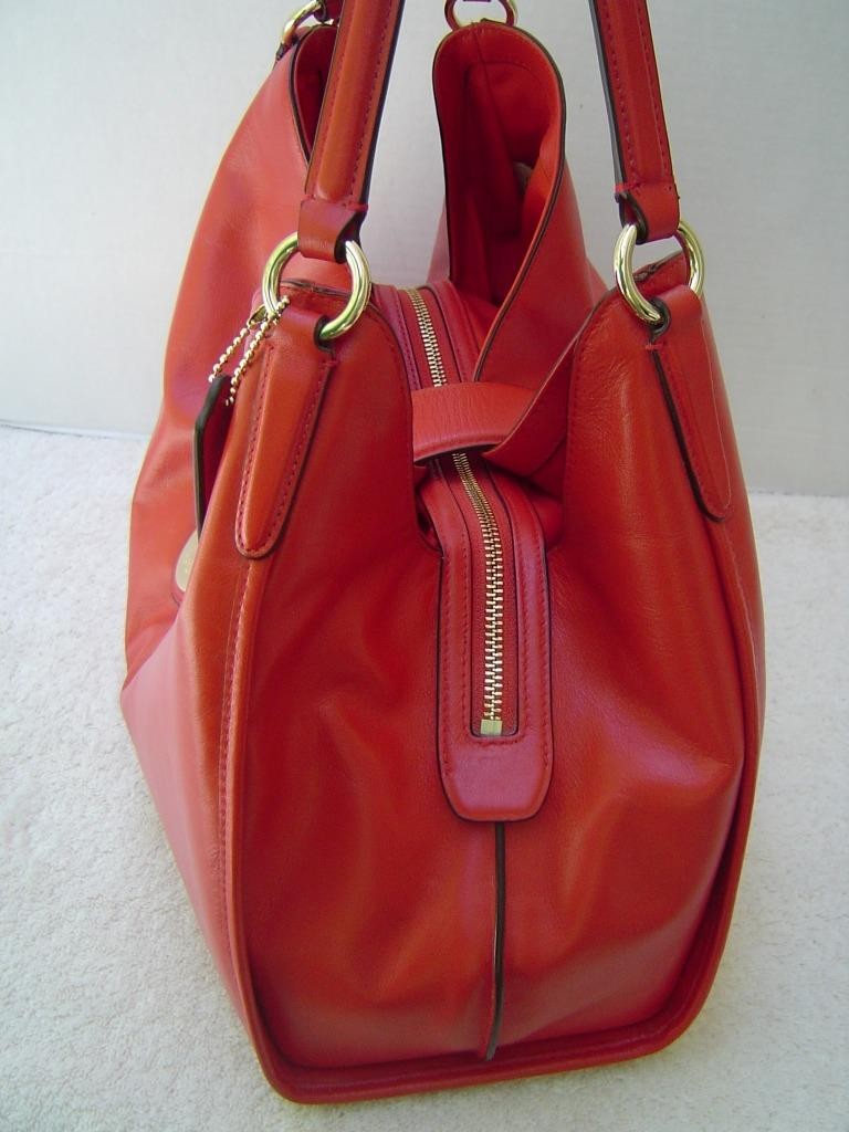AUTHENTIC COACH VERMILLION SMOOTH LEATHER CARLYLE SHOULDER BAG #37637
