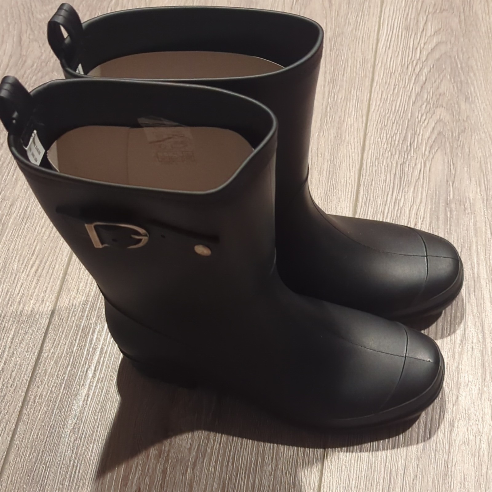 Capelli New York Women’s Black Matte Rubber Mid-Calf Rain Boots Buckle 7M