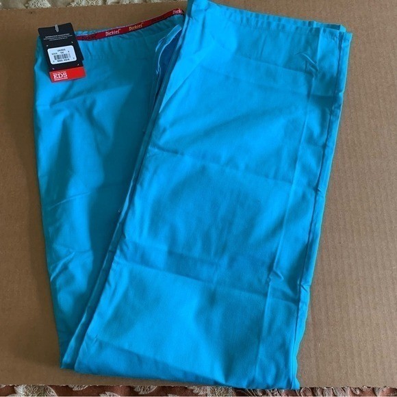 DICKIES SCRUBS.NWT.XS.Unisex. Bottoms.Cotton/Poly blend. Back pocket. Turquoise.