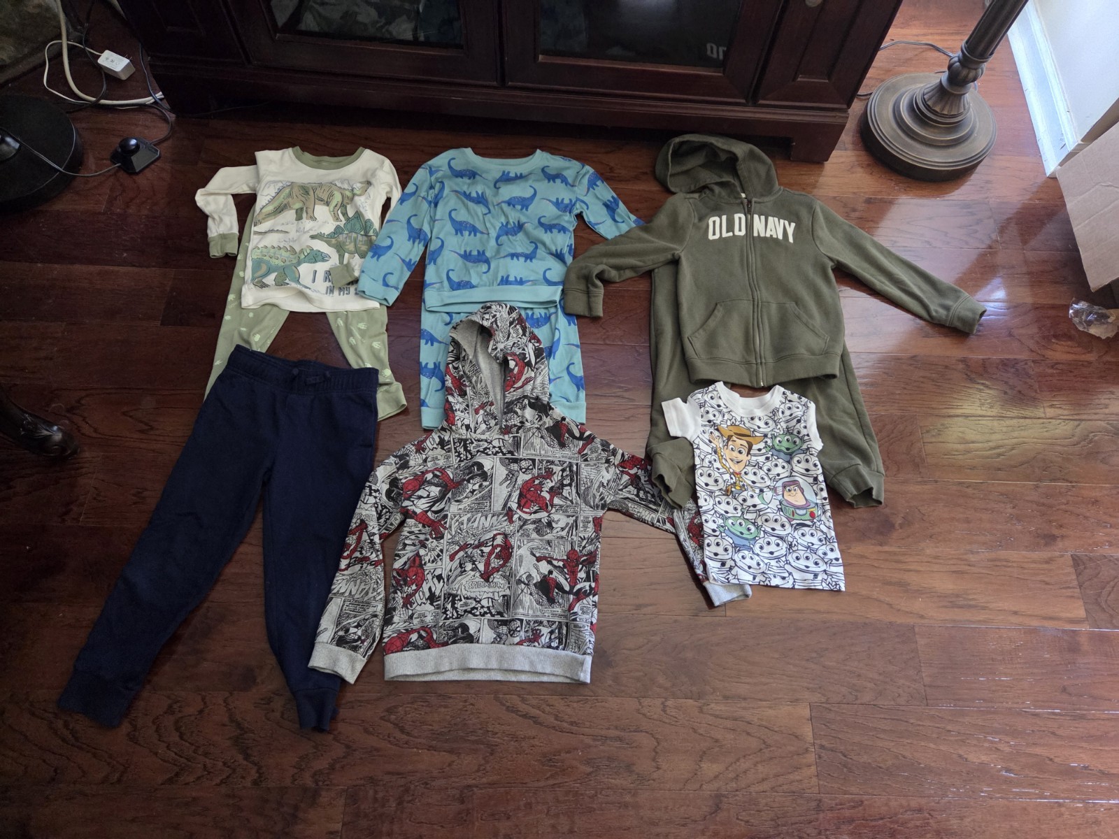 Boys Size 6 /7 Marvel, Old Navy, Carters Clothing Bundle 9-Piece $13.00