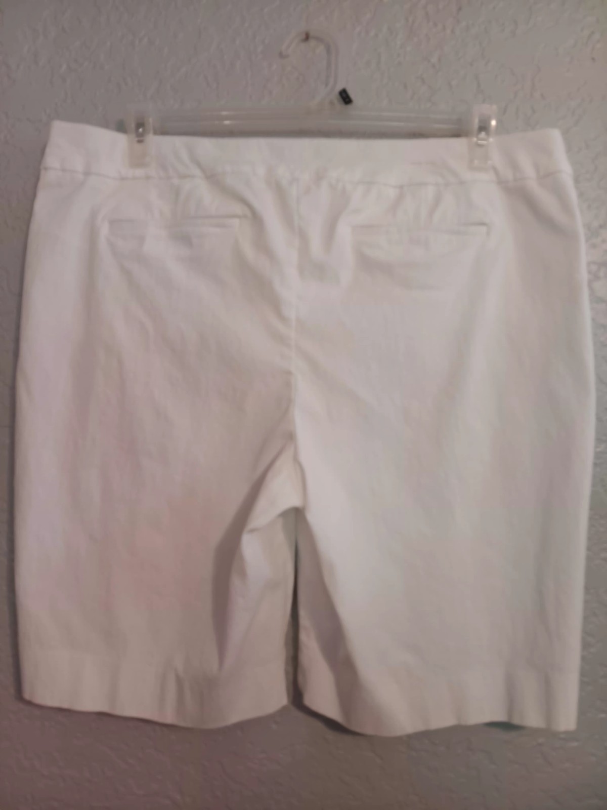 CHICO’S~white PULL-ON~rayon/nylon/spandex~SHORTS~pkts~sz 3.5=18