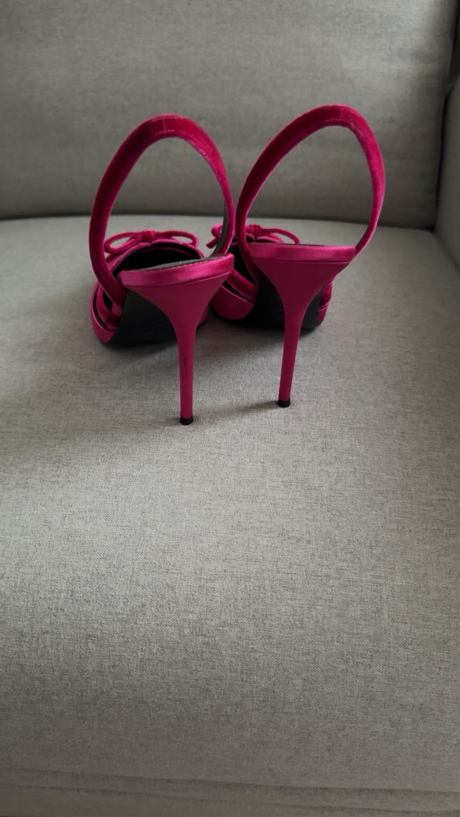 Tom Ford coordinated set in vivid fuchsia. Satin slingback heels