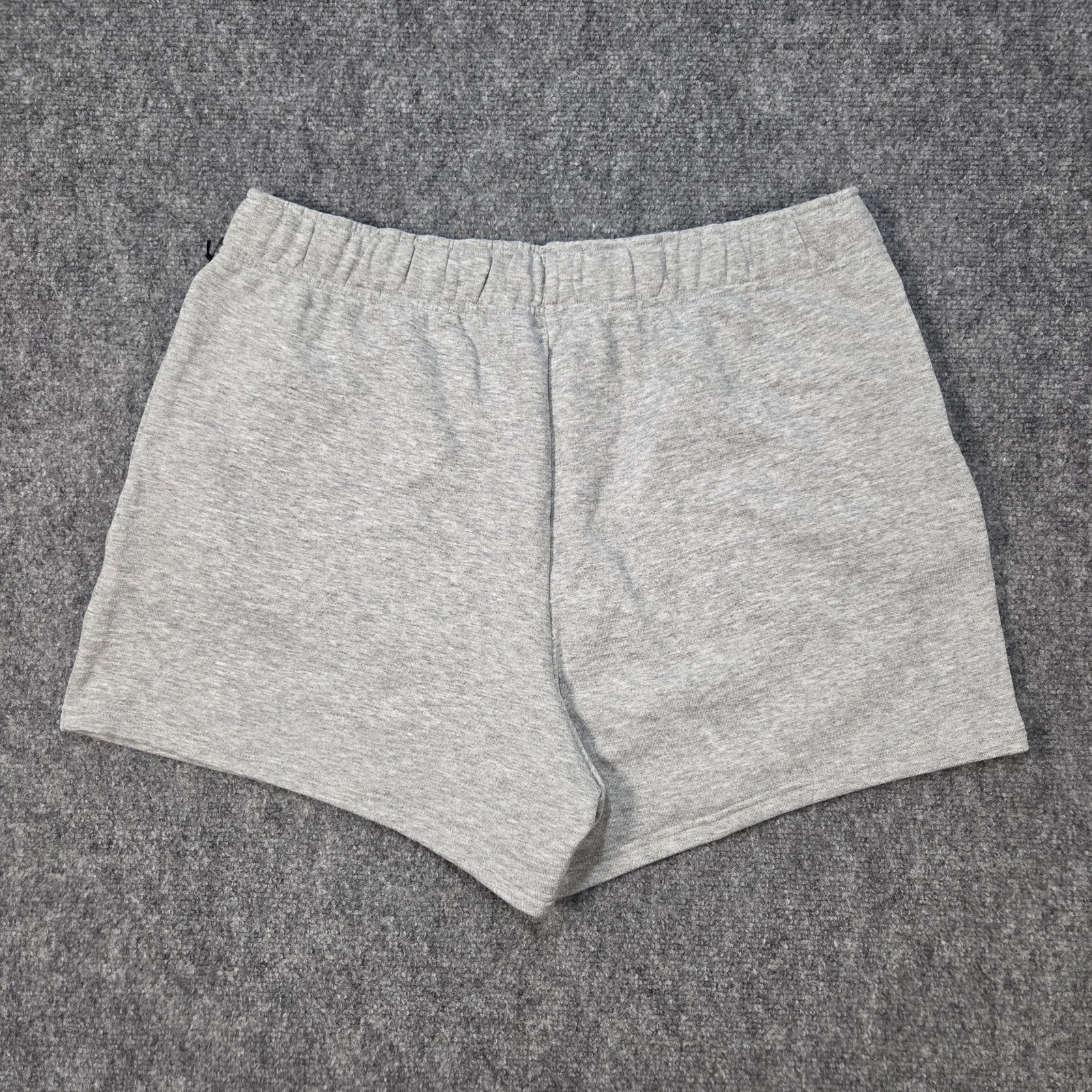 NWT Alo Yoga Accolade Short Womens Large Athletic Sweat Heather Grey Shorts Gray