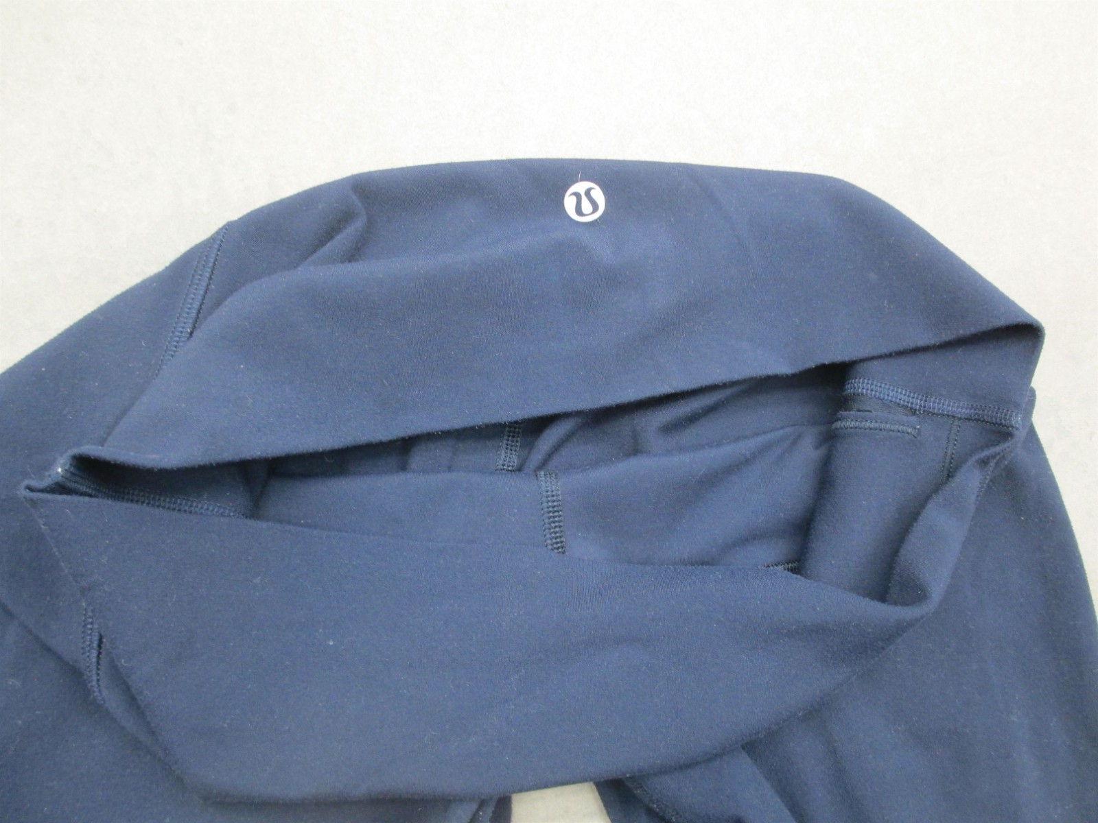 Lululemon Size 8 Women Blue Compression Pull On Athletic Cropped Leggings 488