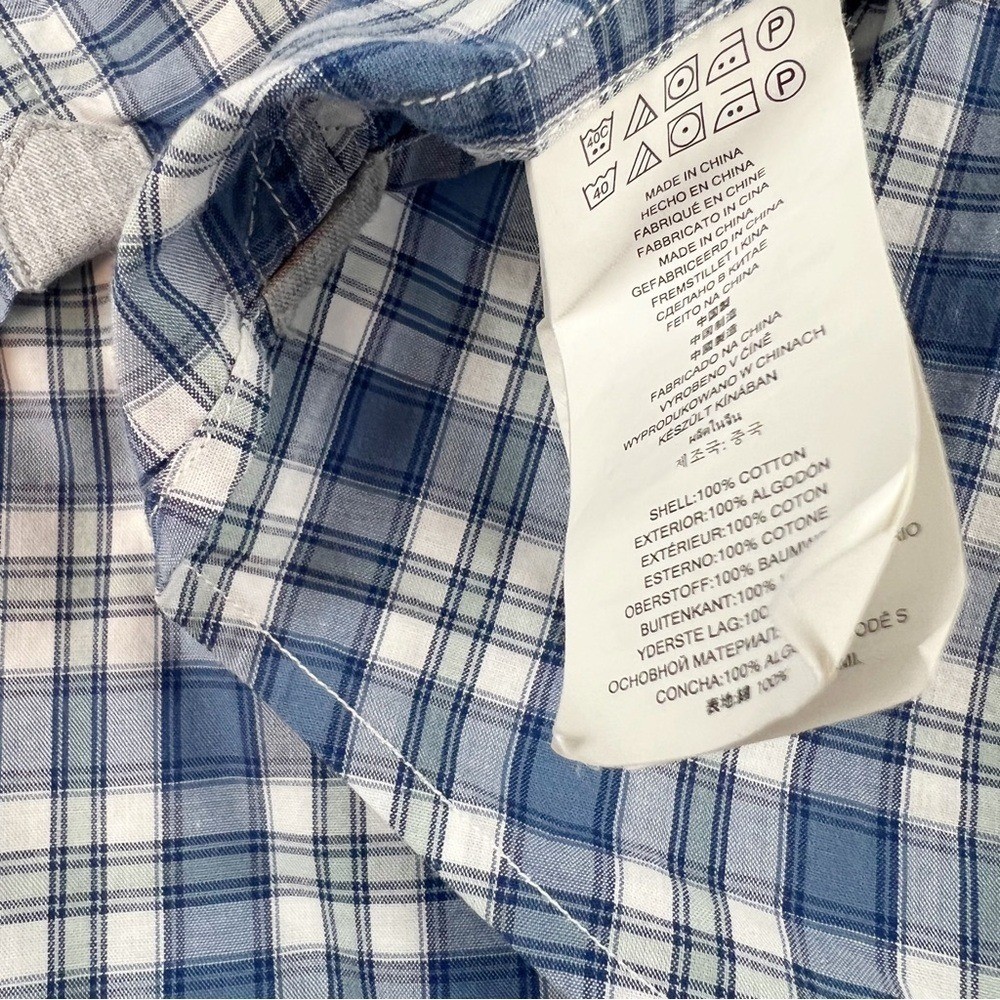 Michael Kors Men’s long sleeve slim fit plaid button up shirt in blue size S
