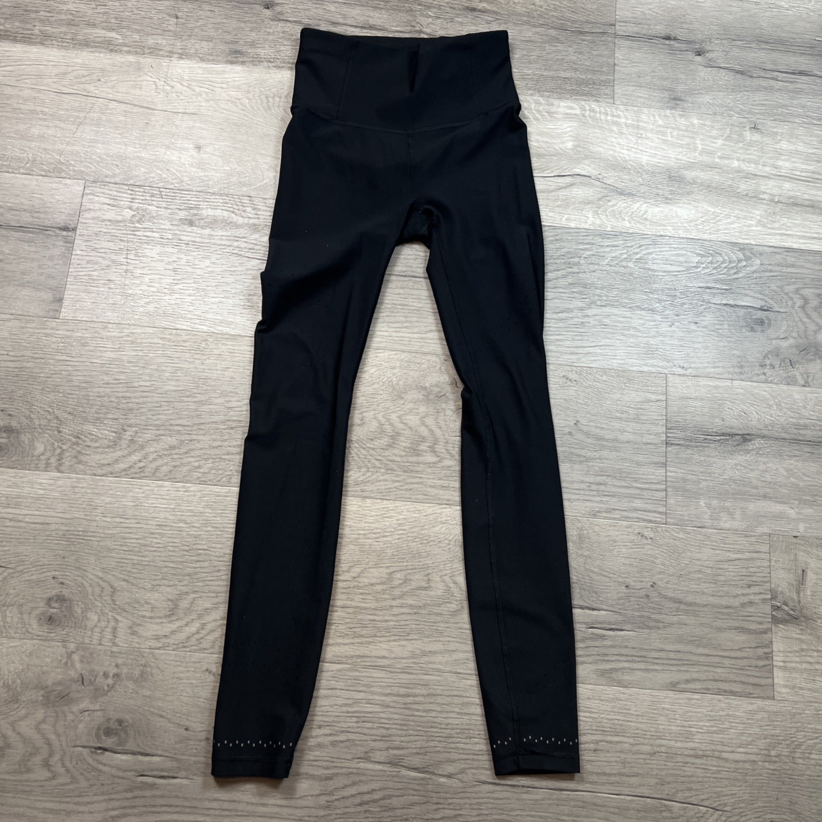 Lululemon Zoned In Tight 27” Zipper Pocket W5BBNS Moon phase Size 4 Perforated