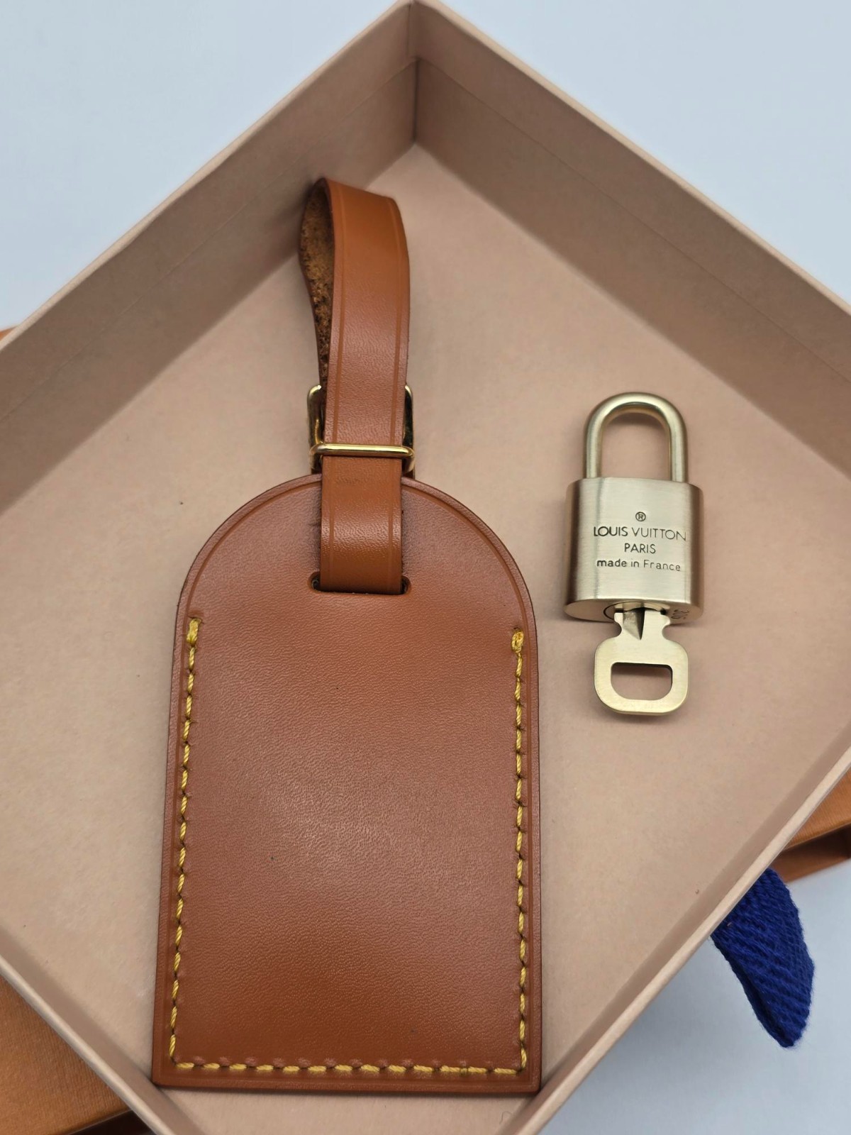 Authentic Louis Vuitton LV Large Brown Luggage Tag Gold Padlock Key w/ Box
