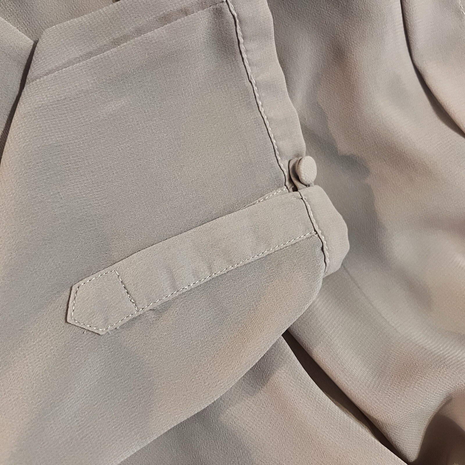 Love Notes Blouse. Sz S. Chiffon Rosey Taupe Color. Ruffled. Tie Neck. B74