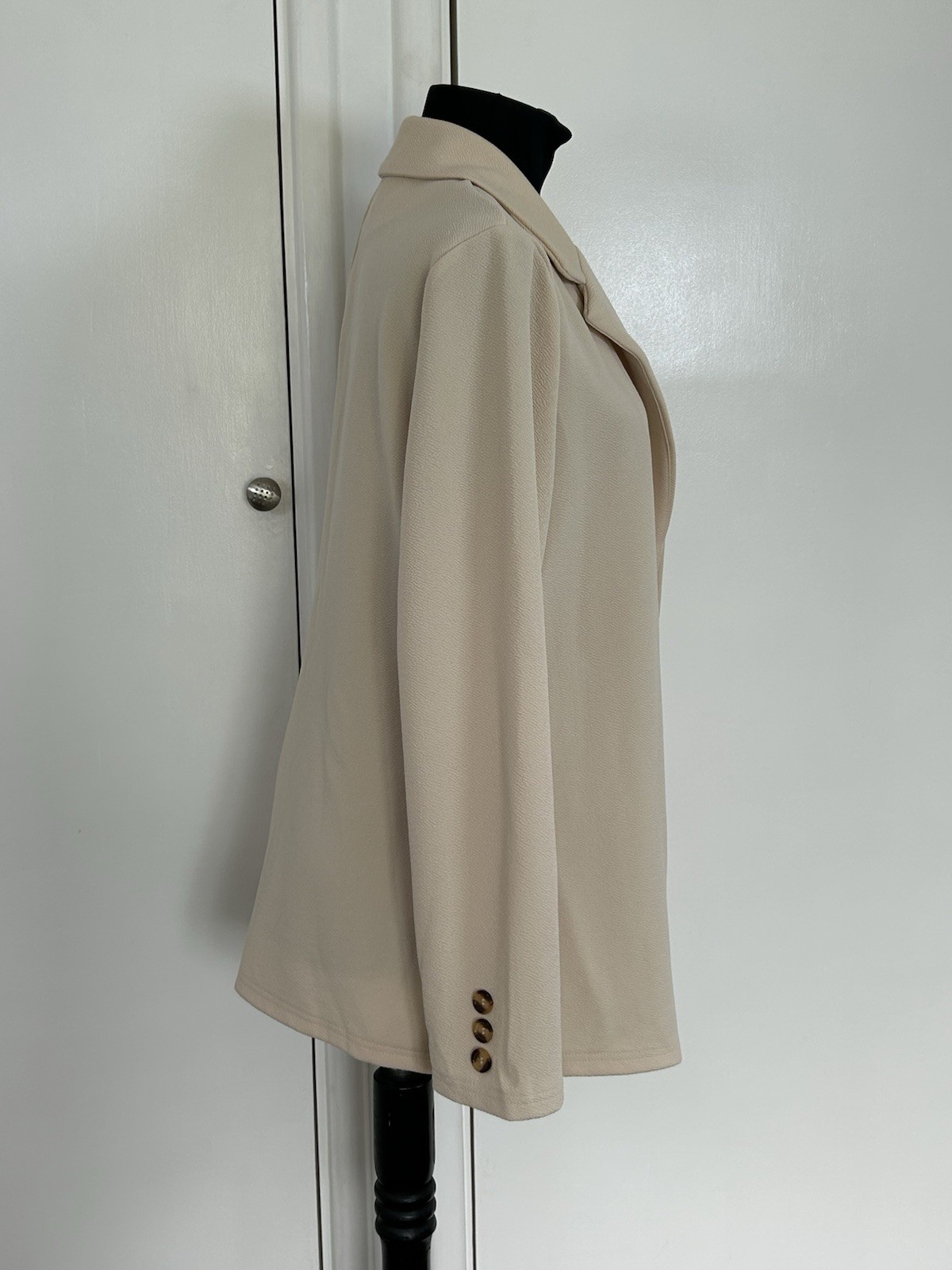 Shein Lightweight Cream Blazer Jacket Size XL Unlined Open Front Long Sleeve