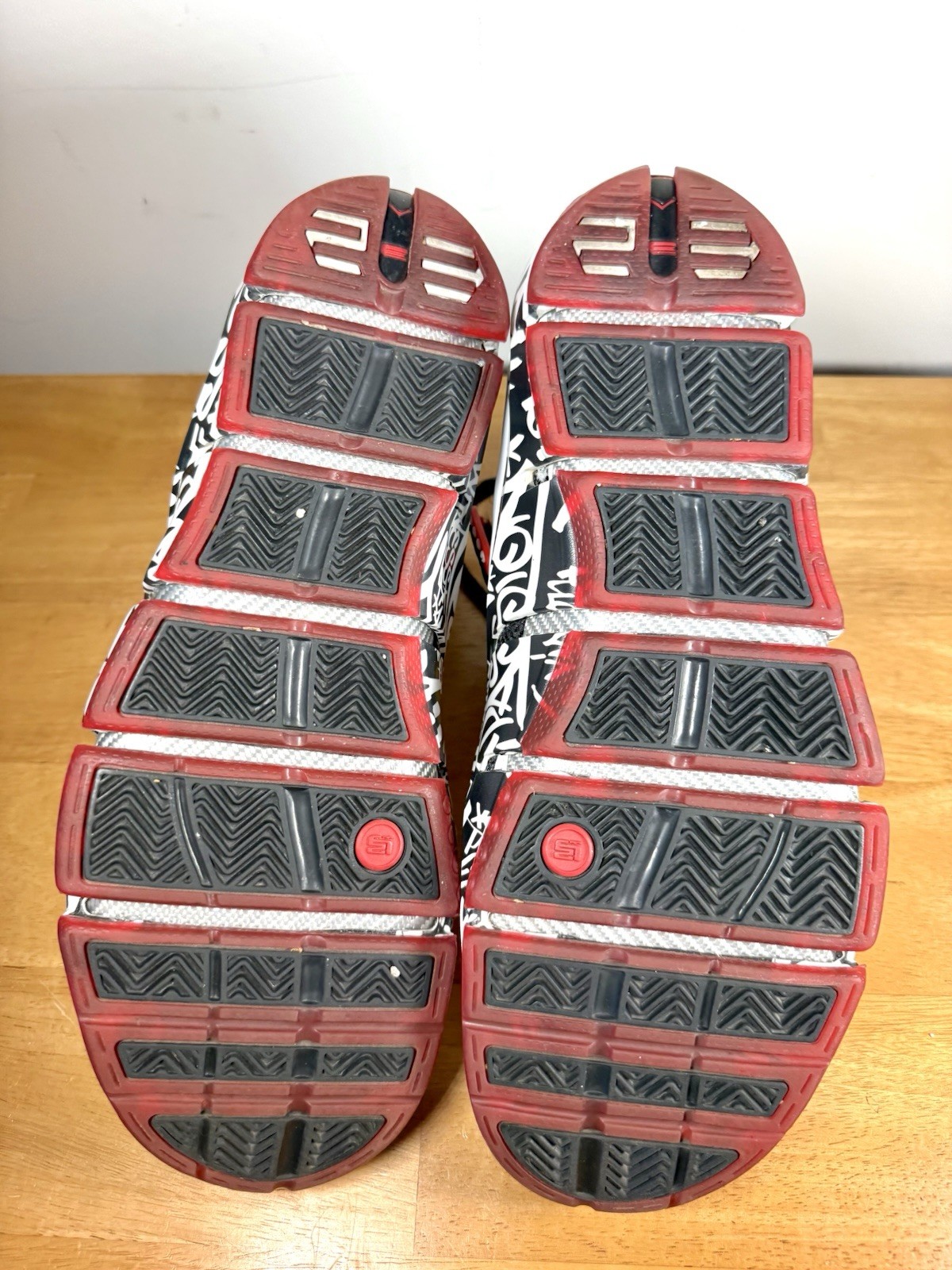 Size 13 – Nike Zoom LeBron 4 2023 Graffiti