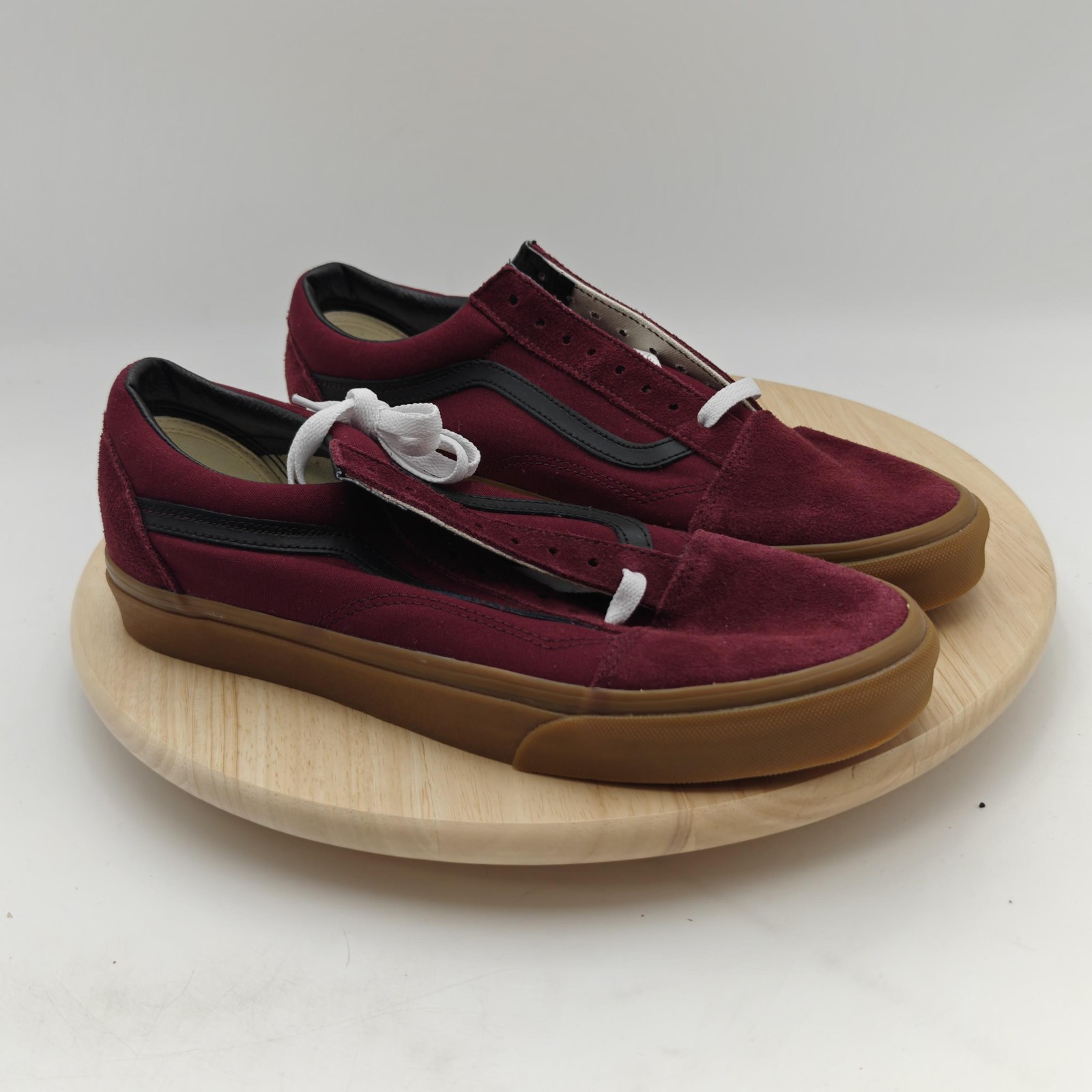 Vans Old Skool Shoes Mens Size 11.5 Red Suede Gum Sole Low Top Sneaker Skate New