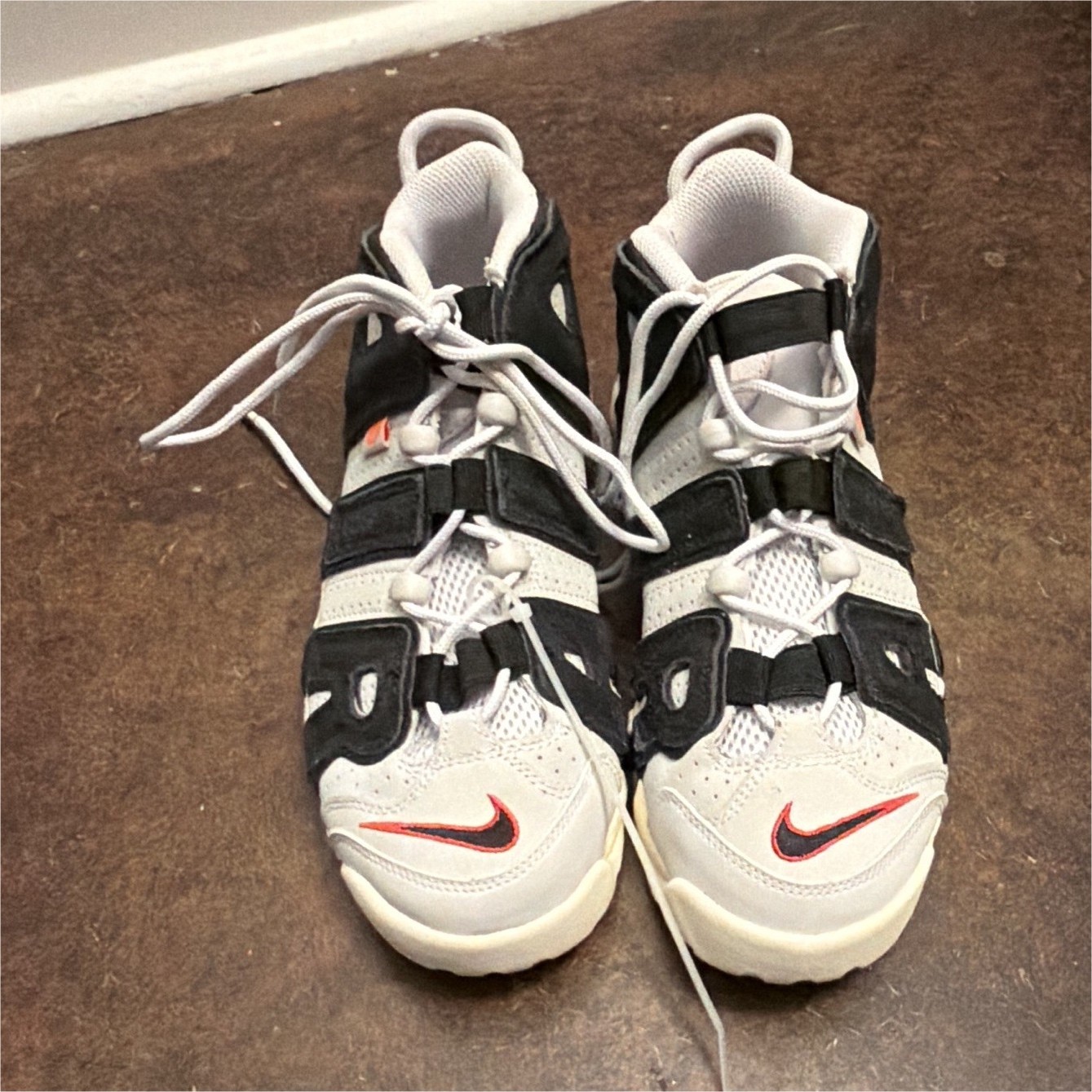 Nike Air More Uptempo GS Black/White/Red Kids 6.5Y Leather Mid Top DX3360-002