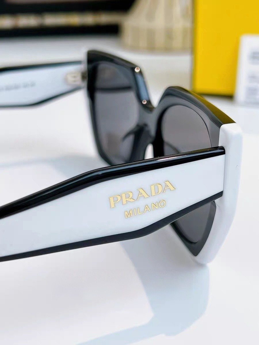 PRADA PR15W White-framed sunglasses with black lenses 54 19-140
