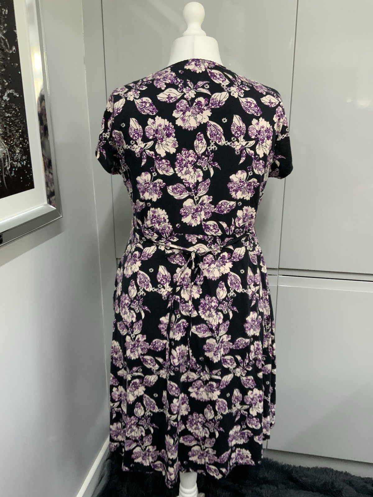 M&Co Size 20 Dress Black Purple Floral Stretchy Fabric Short Sleeve Pockets