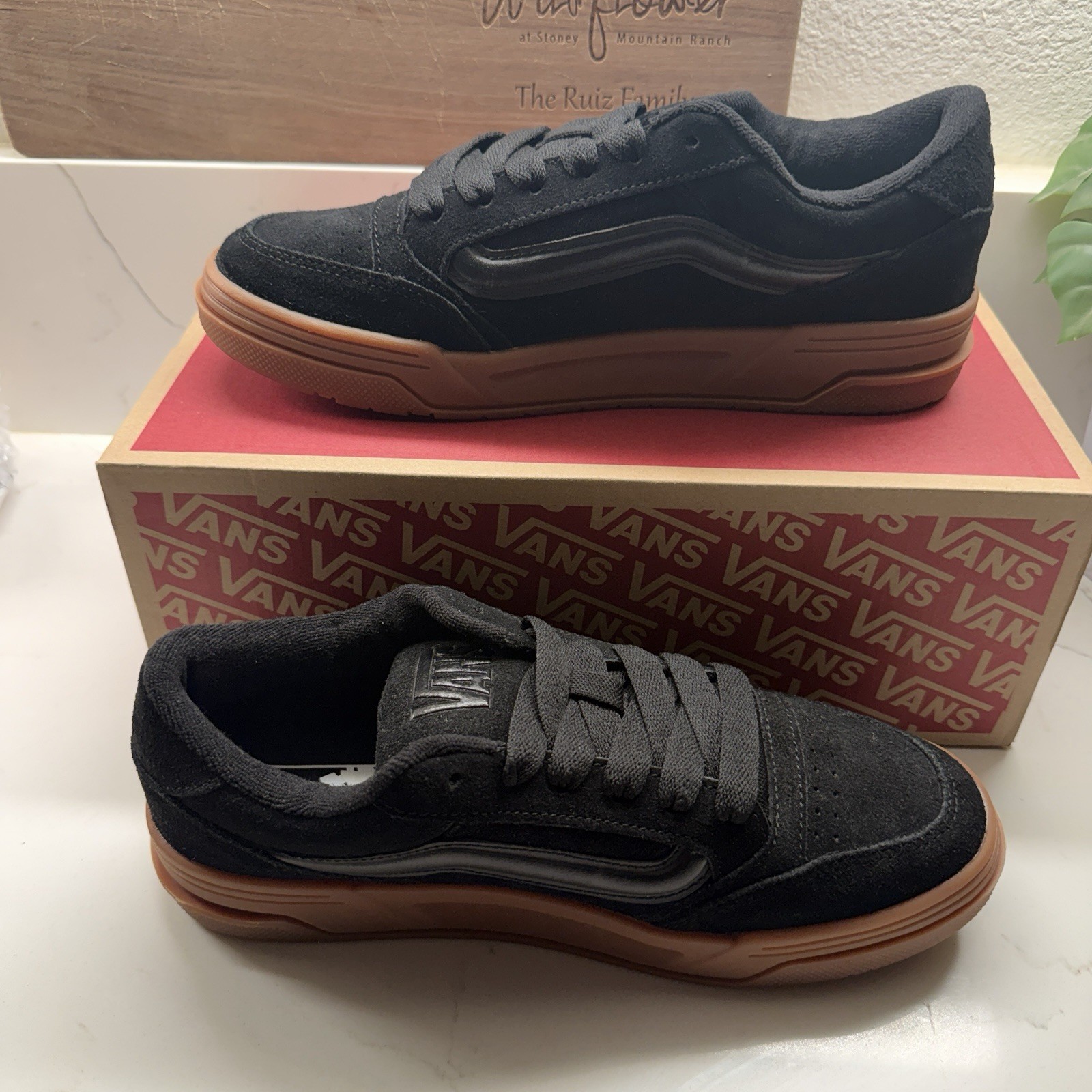 VANS Hylane Black/Gum Skateboarding Shoes Men’s US 8 Medium (D) 9.5 women
