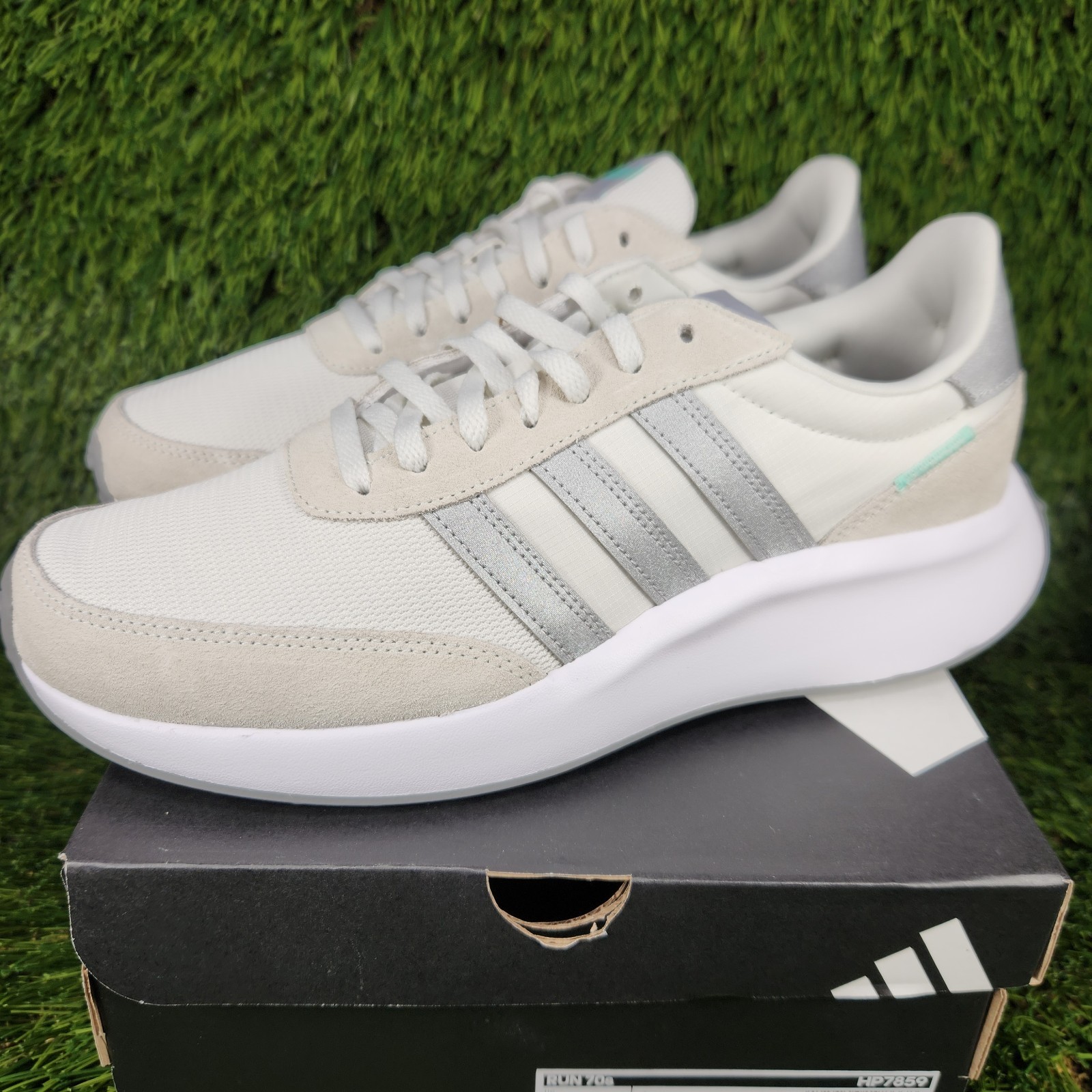 Adidas Run 70s Women’s shoe White Beige Silver Tan Suede Leather HP7859