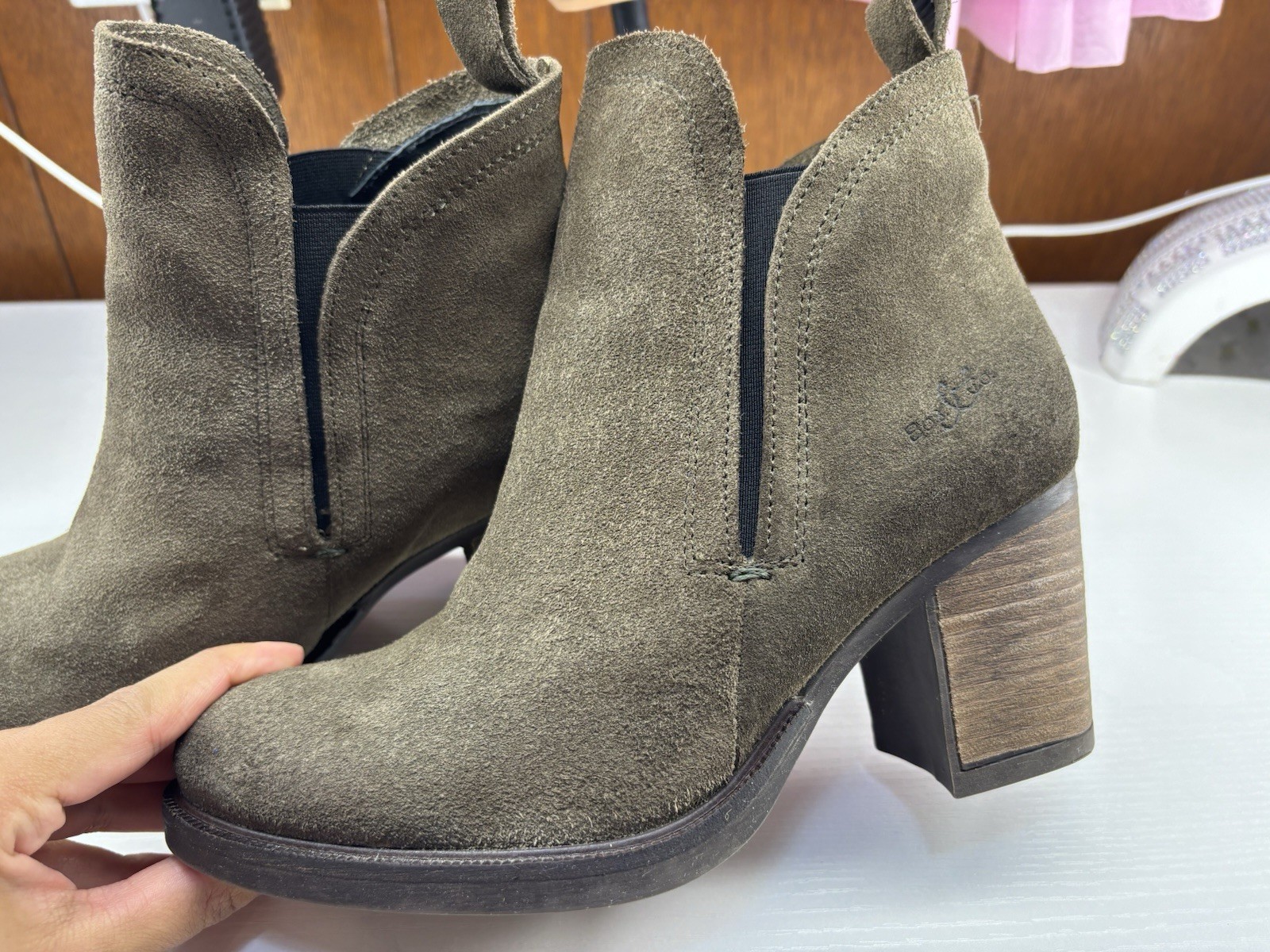 BOS & Co Women’s Boots Size 38 Olive Green Ankle Suede Leather