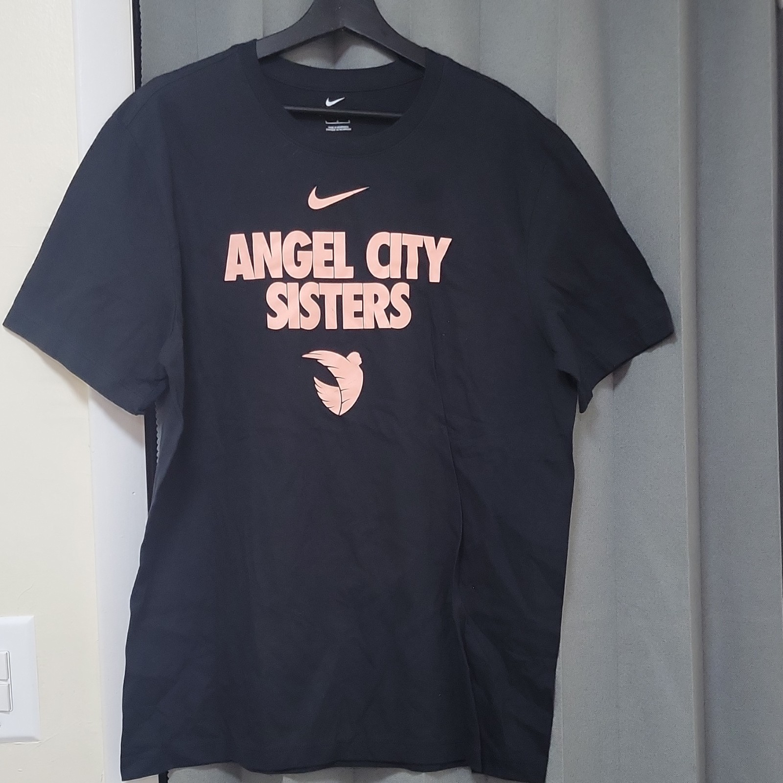 Nike The Nike Tee Black Angel City Sisters Graphic Crew Neck Logo T-Shirt L
