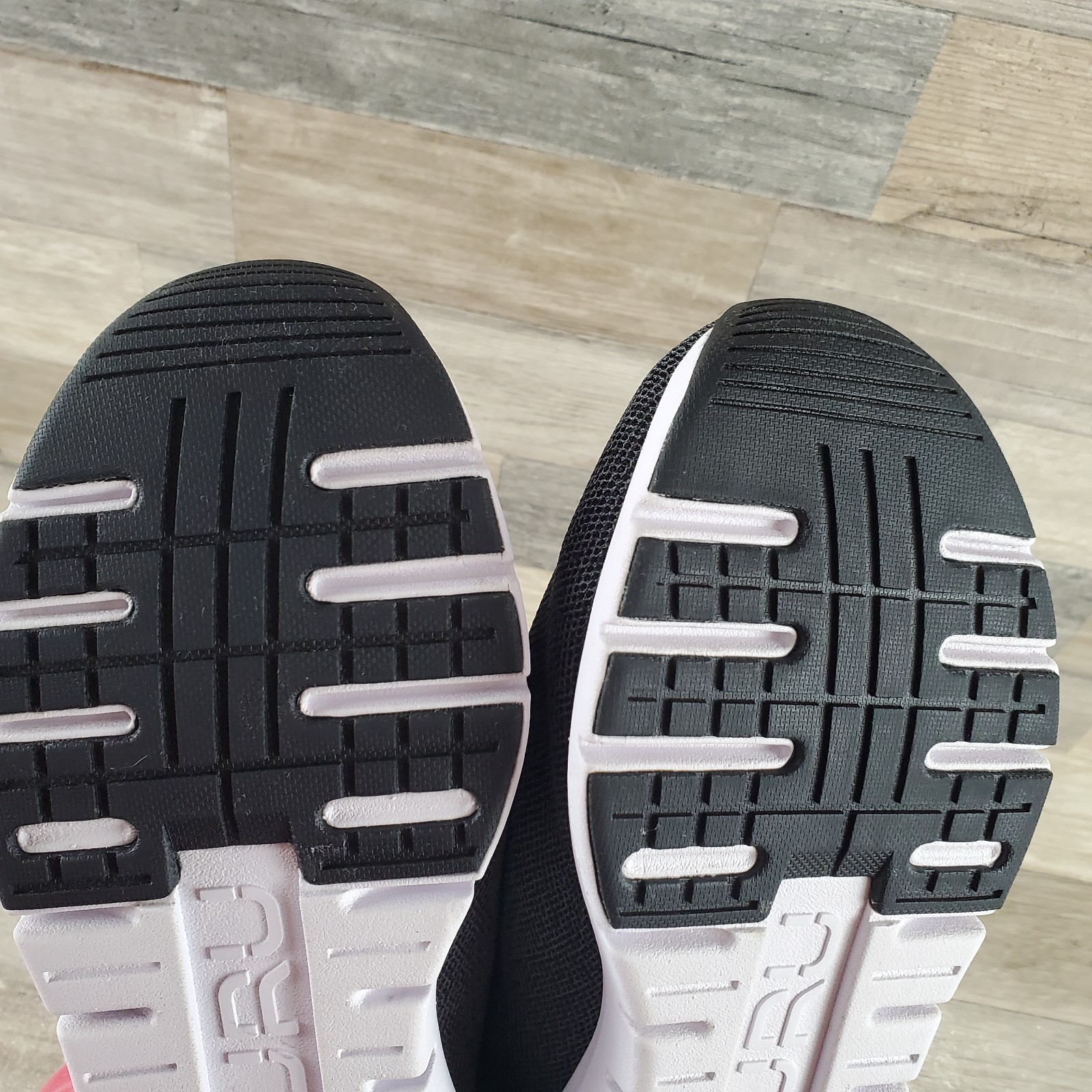 Kuru Flex Via Mens Shoes Sz 8.5 W Running Jet Black Bright White Lace Up Sneaker