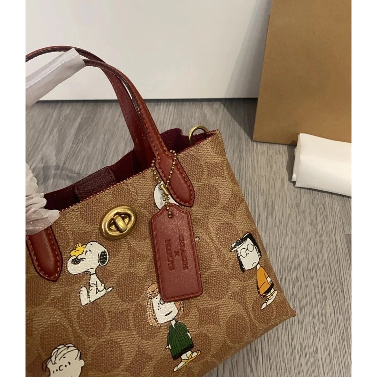 COACH X PEANUTS CBF74 Willow Tote Bag 18, Signature Canvas Removable zip pouch!