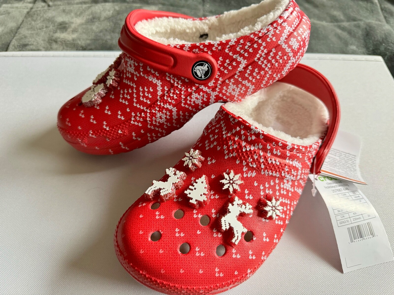 Crocs Holiday Charmed Classic Lined Clog W9 / M7 Red / White
