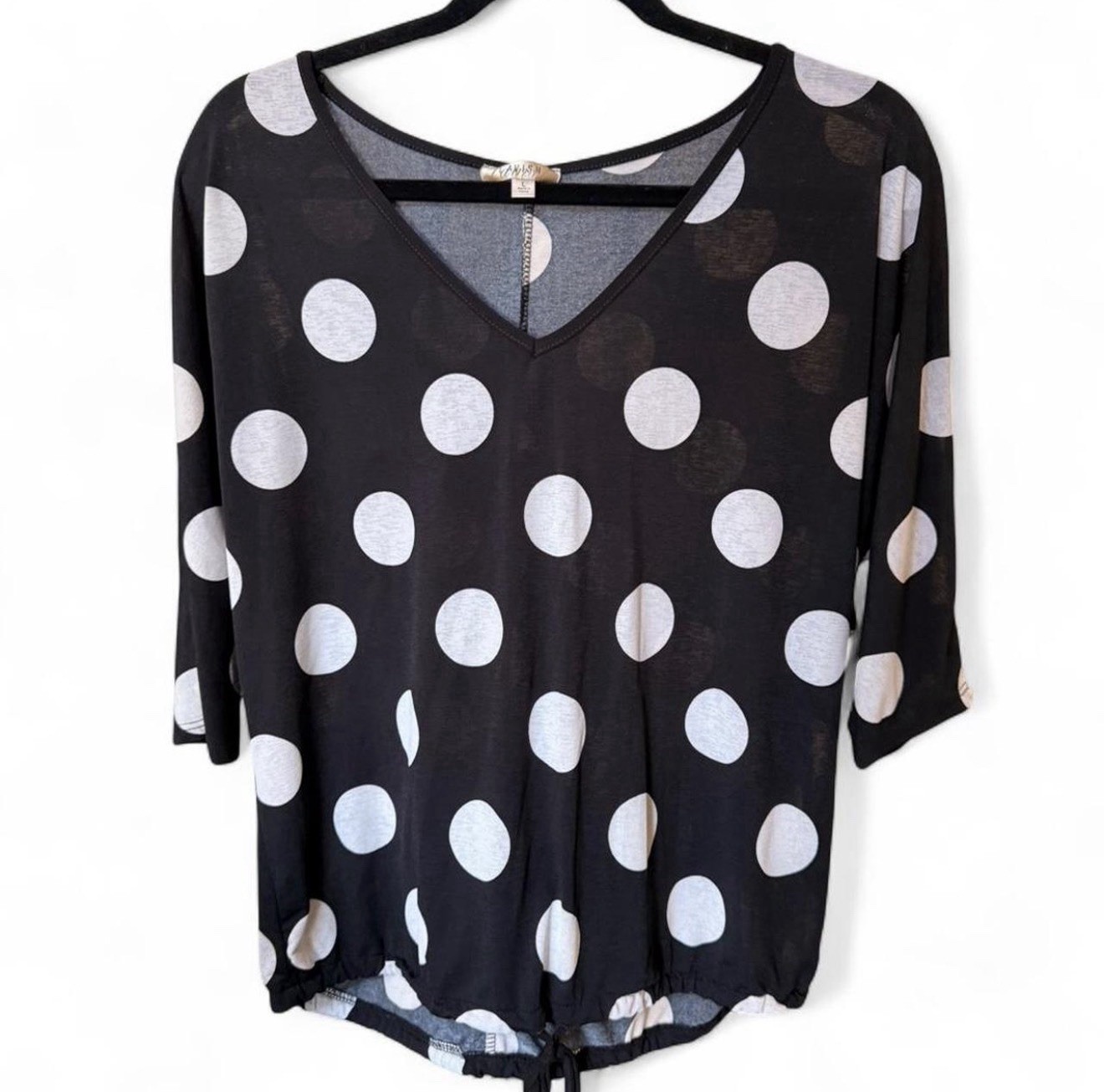 Lavish Women’s Regular L Top Black & White Polka Dot V-Neck 3/4 Sleeve