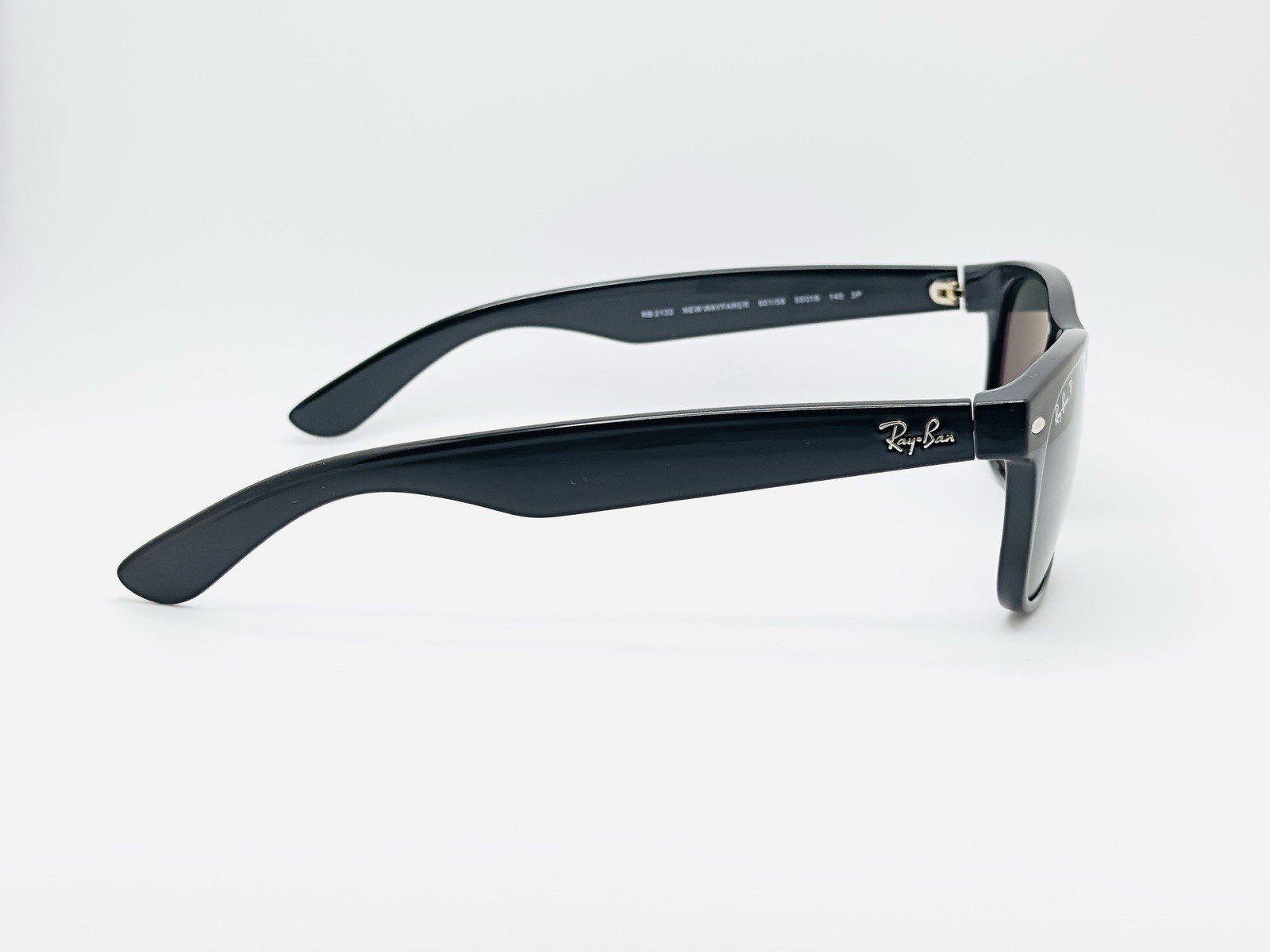 Ray-Ban New Wayfarer RB2132 55mm Square Polarized Unisex Sunglasses – Green Lens