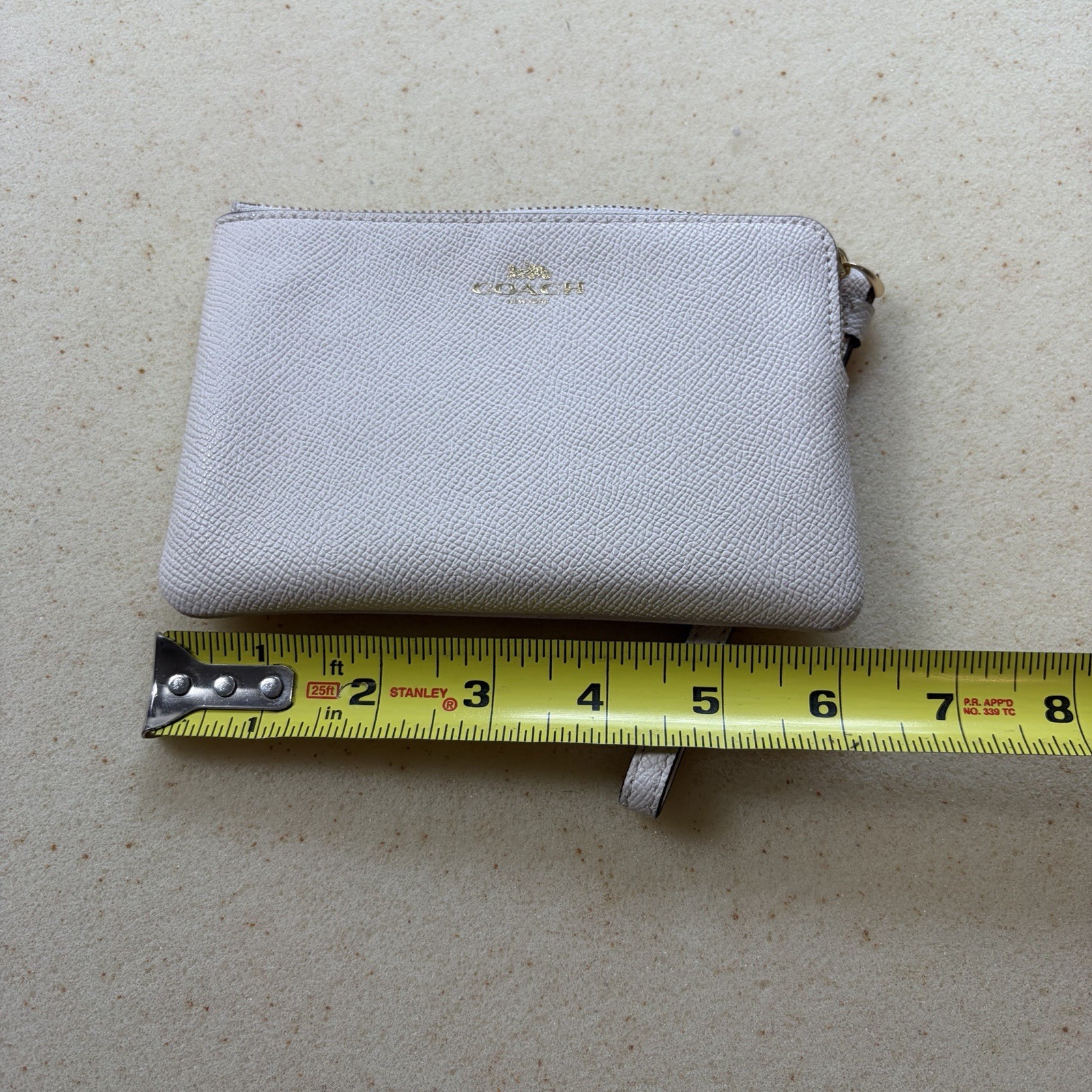 Coach Corner Zip Leather Wristlet White 6×4 Inches