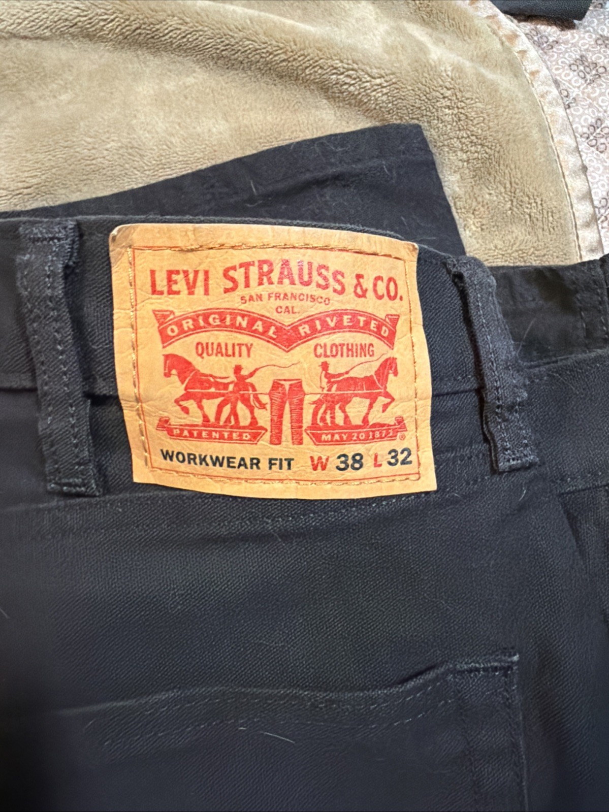 levis workwear fit jeans 38 X 32 – Three Pair 1 Black, 1 Dark Blue. 1 Light Blue