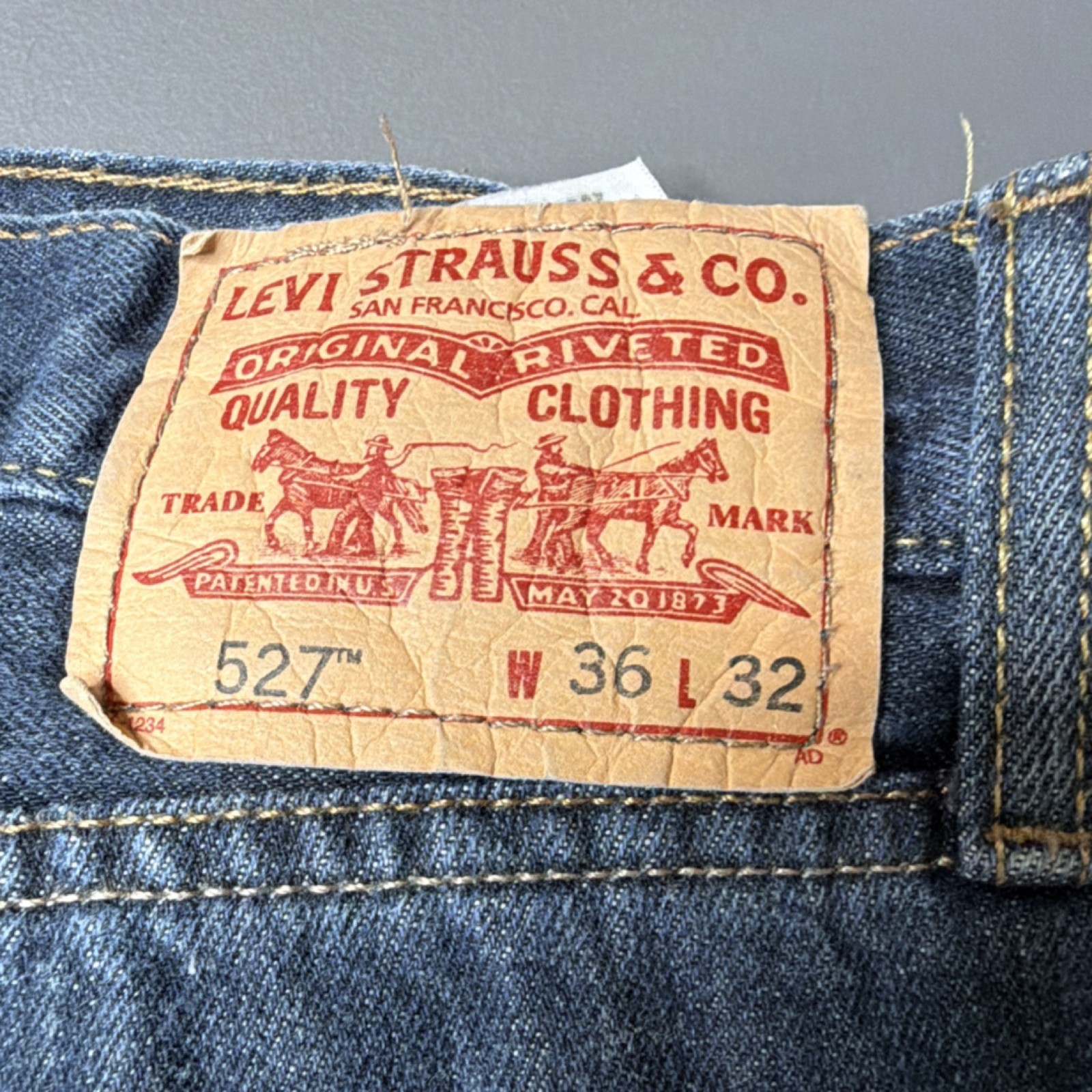 Levi’s Men’s 527 Bootcut Blue Medium Wash Denim Jeans Cotton 5-Pocket