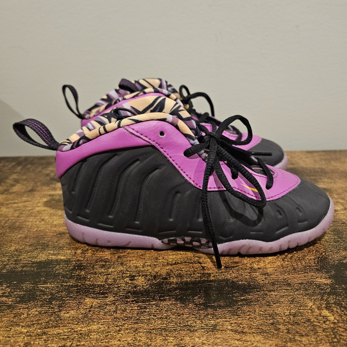 Nike Unisex Kids Low Top Lace-Up Synthetic Sneakers Black/Purple/Gold US 10