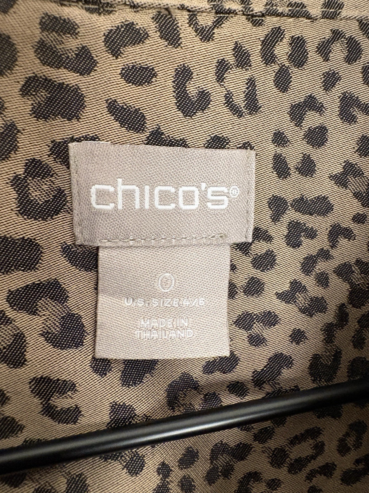 Women’s Chico’s leopard print long-sleeve button-down Chico’s size 0/US size 4/6