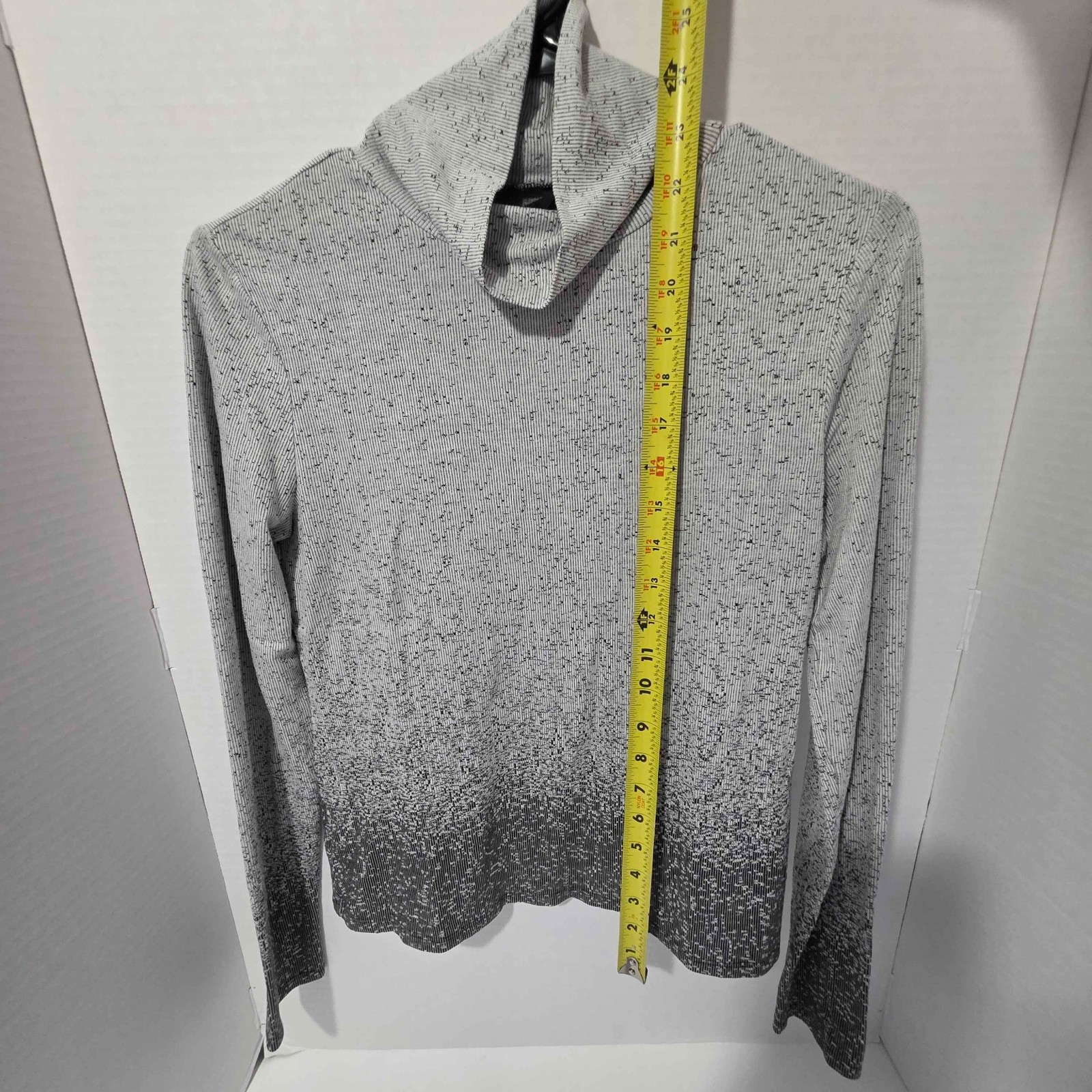 Simply Vera Vera Wang Gray Ribbed Turtleneck Long Sleeve Top Women’s XS