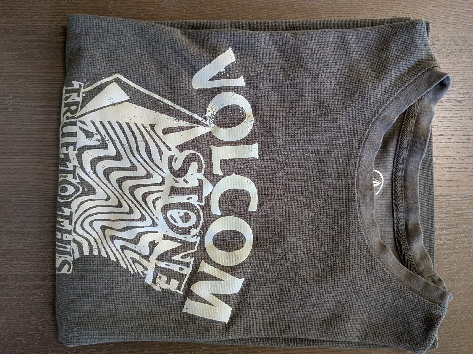 Volcom Gray Logo Graphic Print T-Shirt Men’s XL Regular Crew Neck Long Sleeve